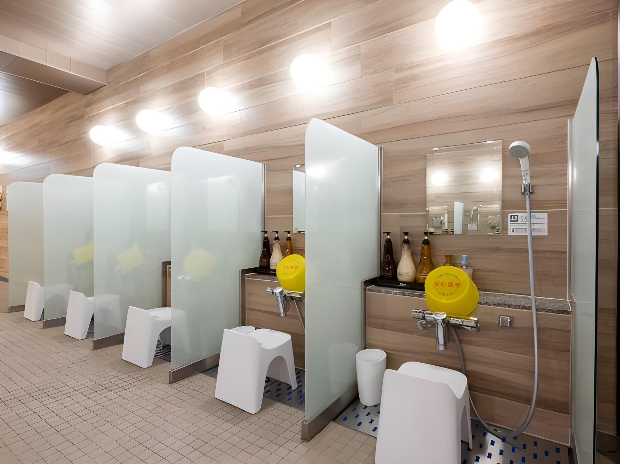 Superior Capsule Room for Male