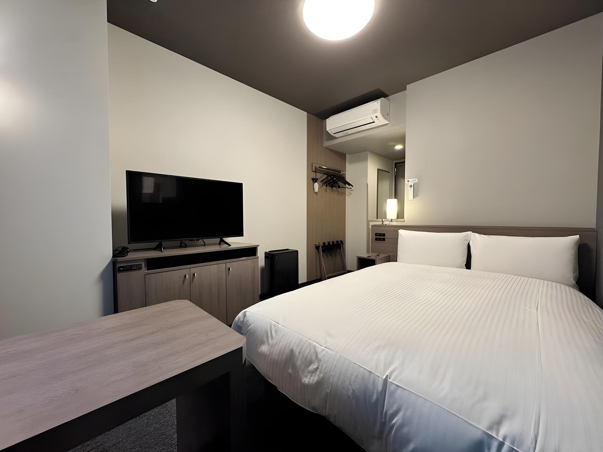 Semi Double Room - Non-Smoking