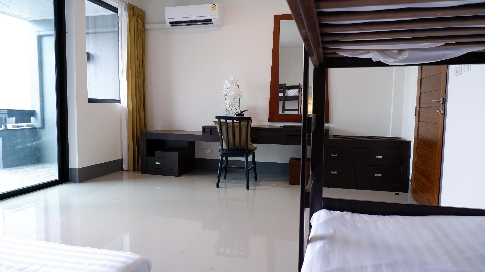 Friends and Family Quadruple Room