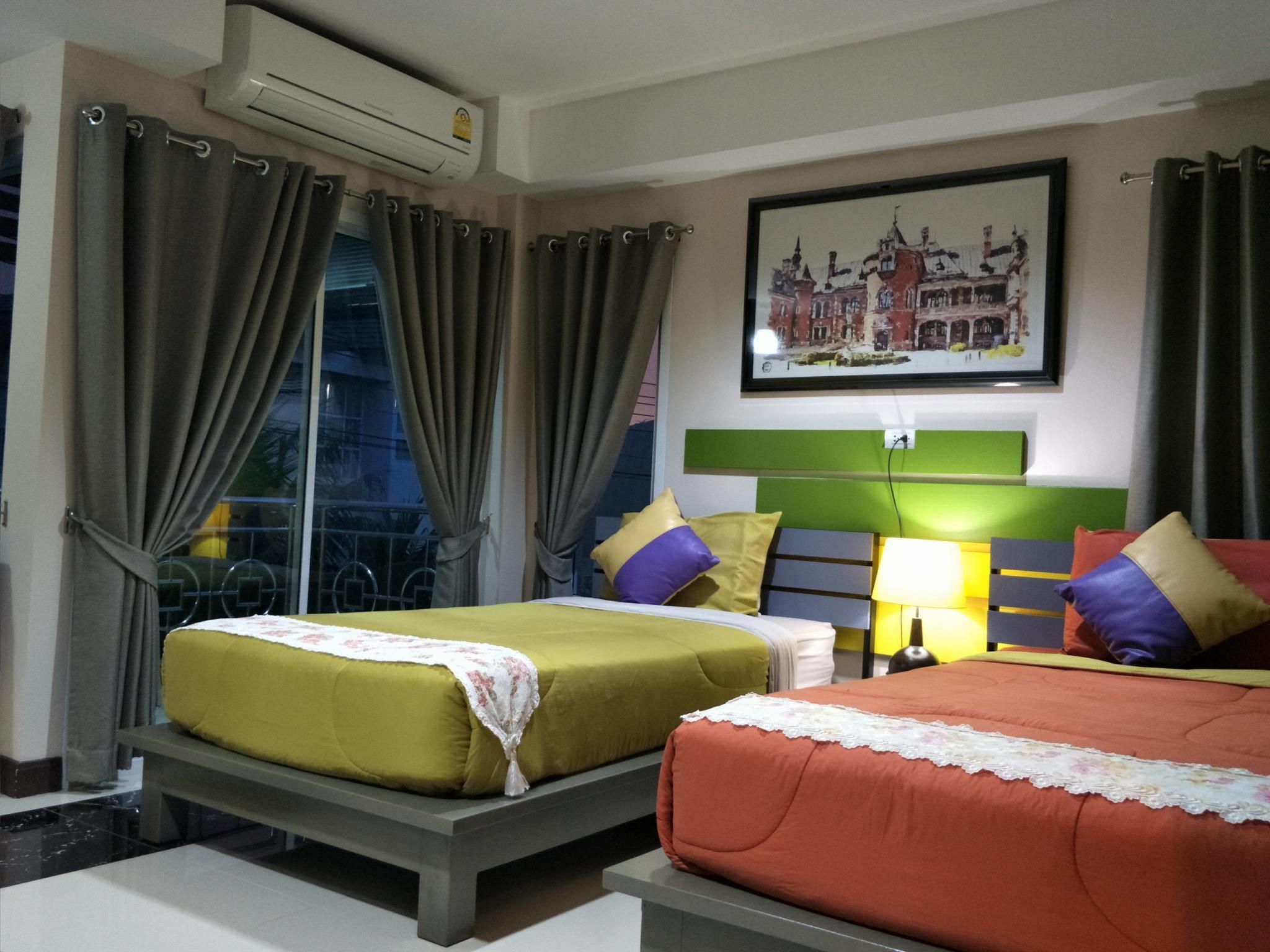 Standard Twin Bed Room