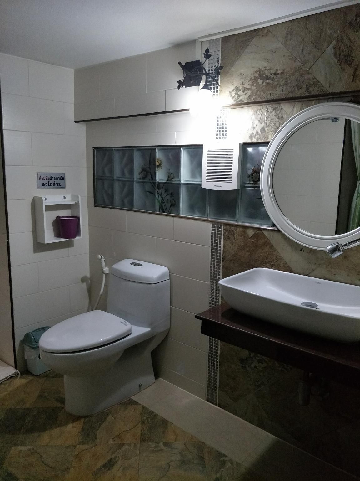 Raiwin Place Deluxe Room 3