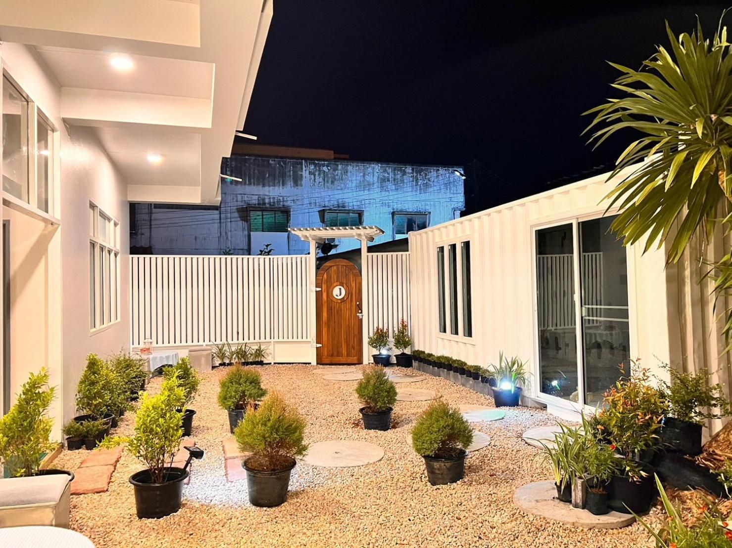 Triple J hotel Trang