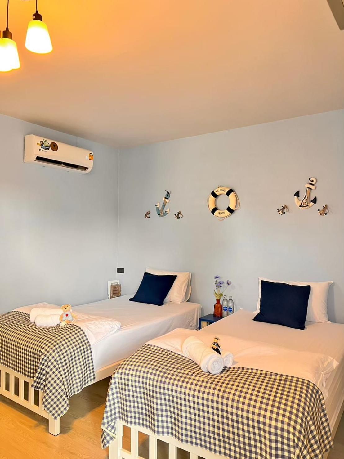 Triple J hotel Trang Double or Twin Room with Private Bathroom 2