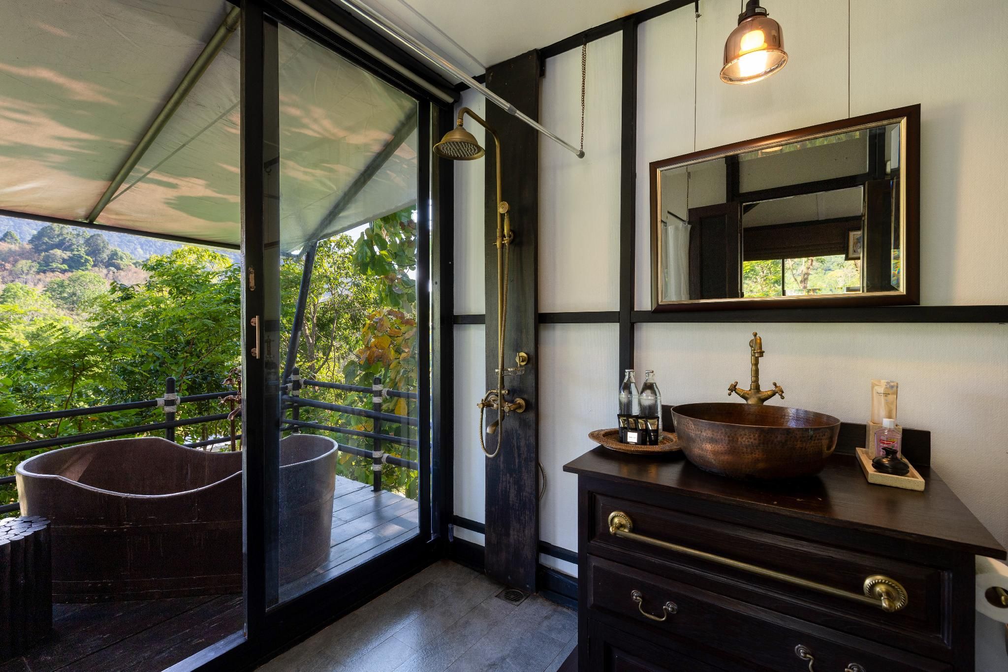 Kachonghills Tented Resort Trang Luxury Tent with Bathtub 2