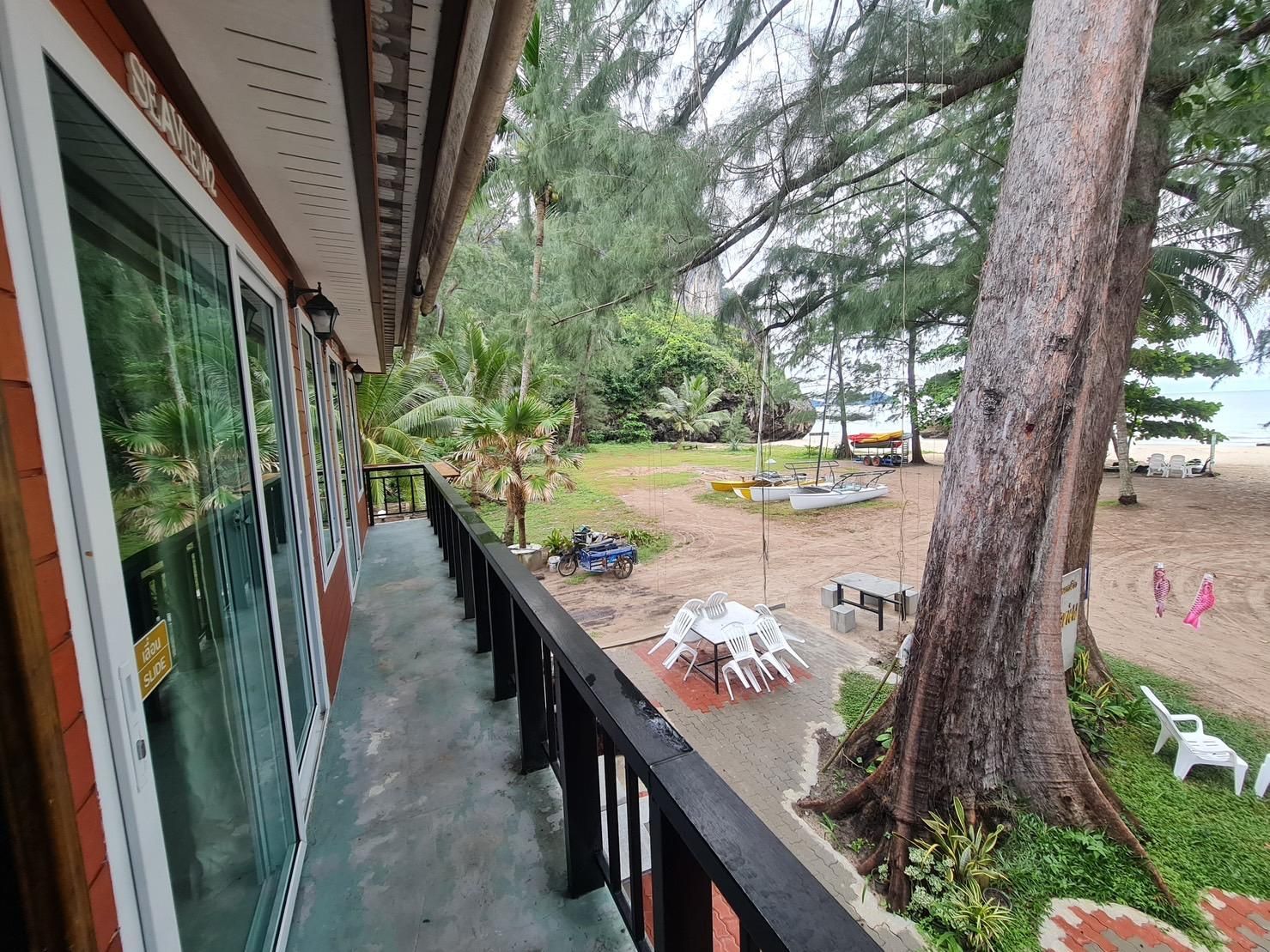 Beachfront Room