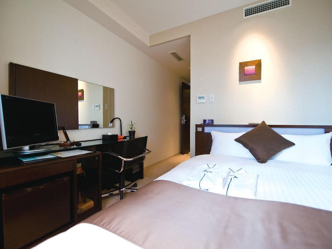 Small Double Bed Non Smoking with Breakfast