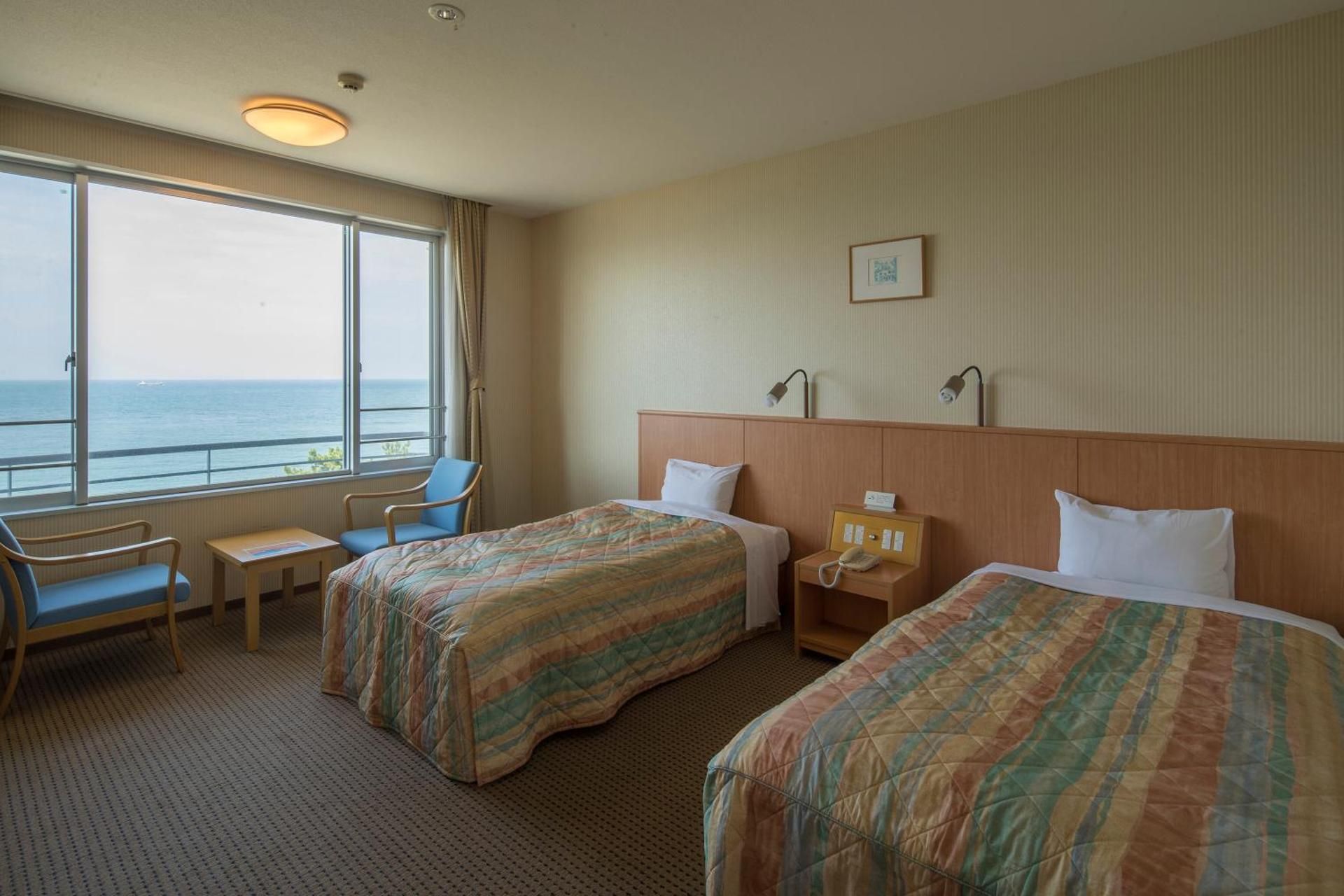 Twin Room with Shared Bathroom - Sea View - Non-Smoking