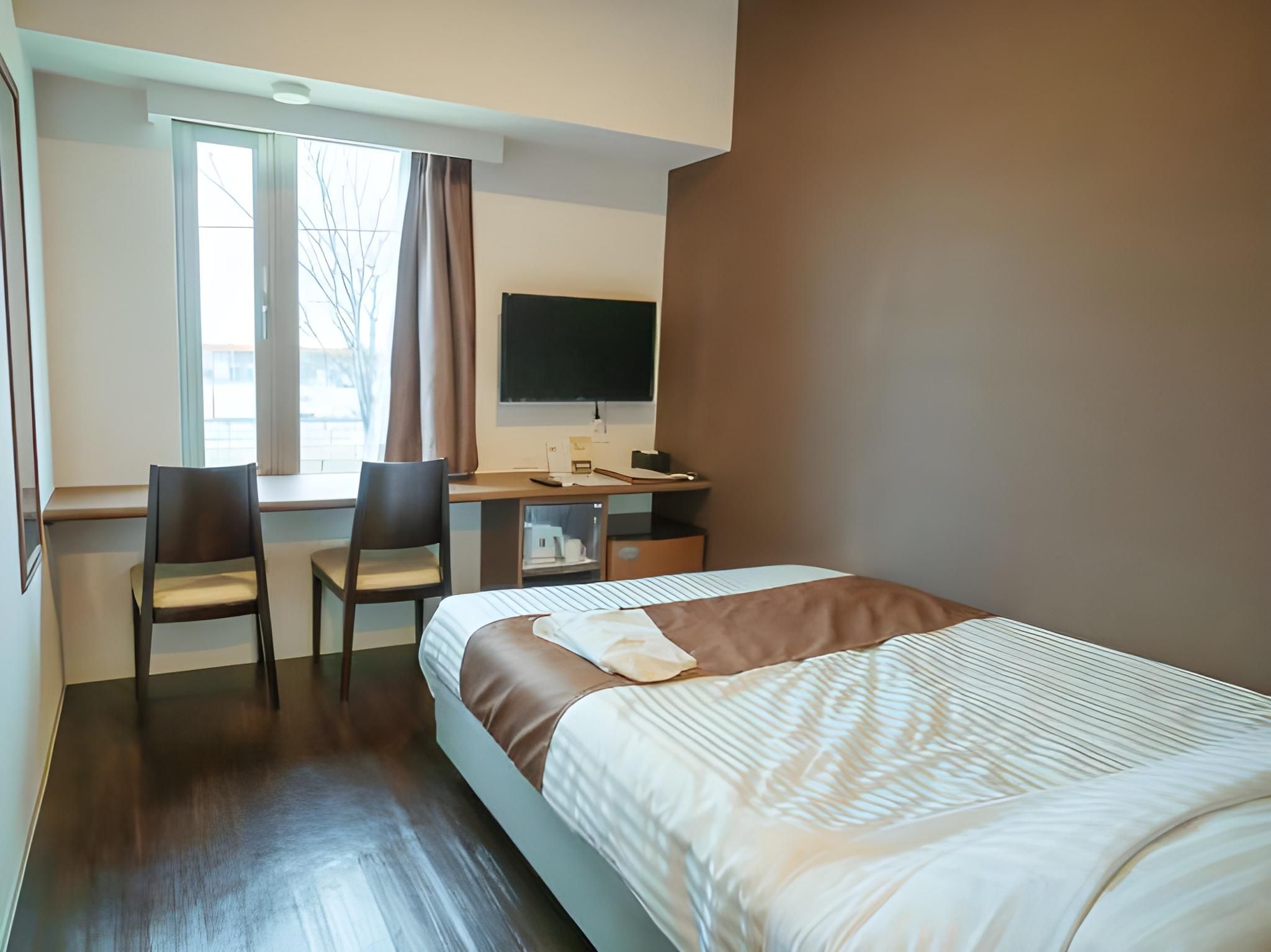 Semi Double Room - Non-Smoking