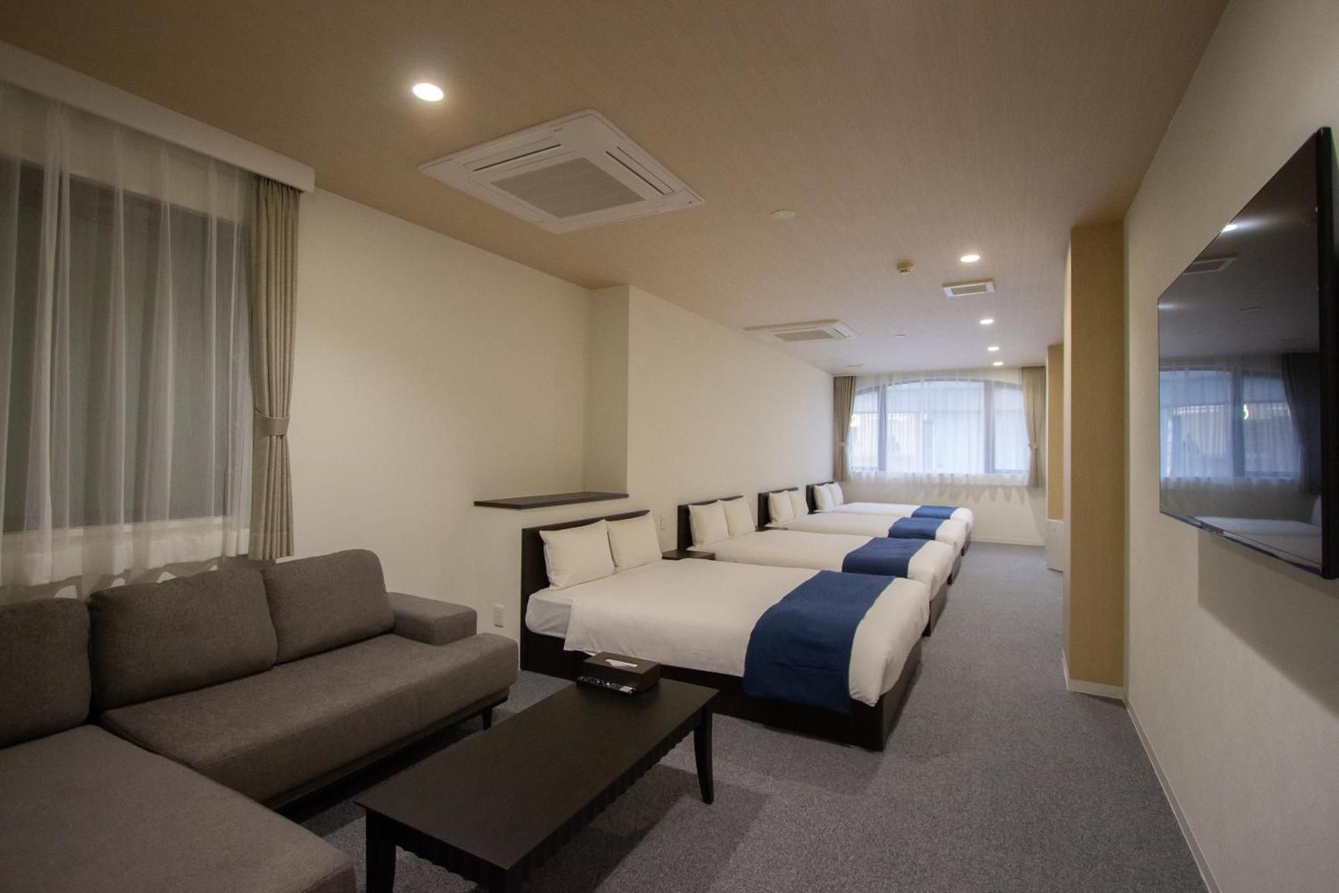 Deluxe Family Room