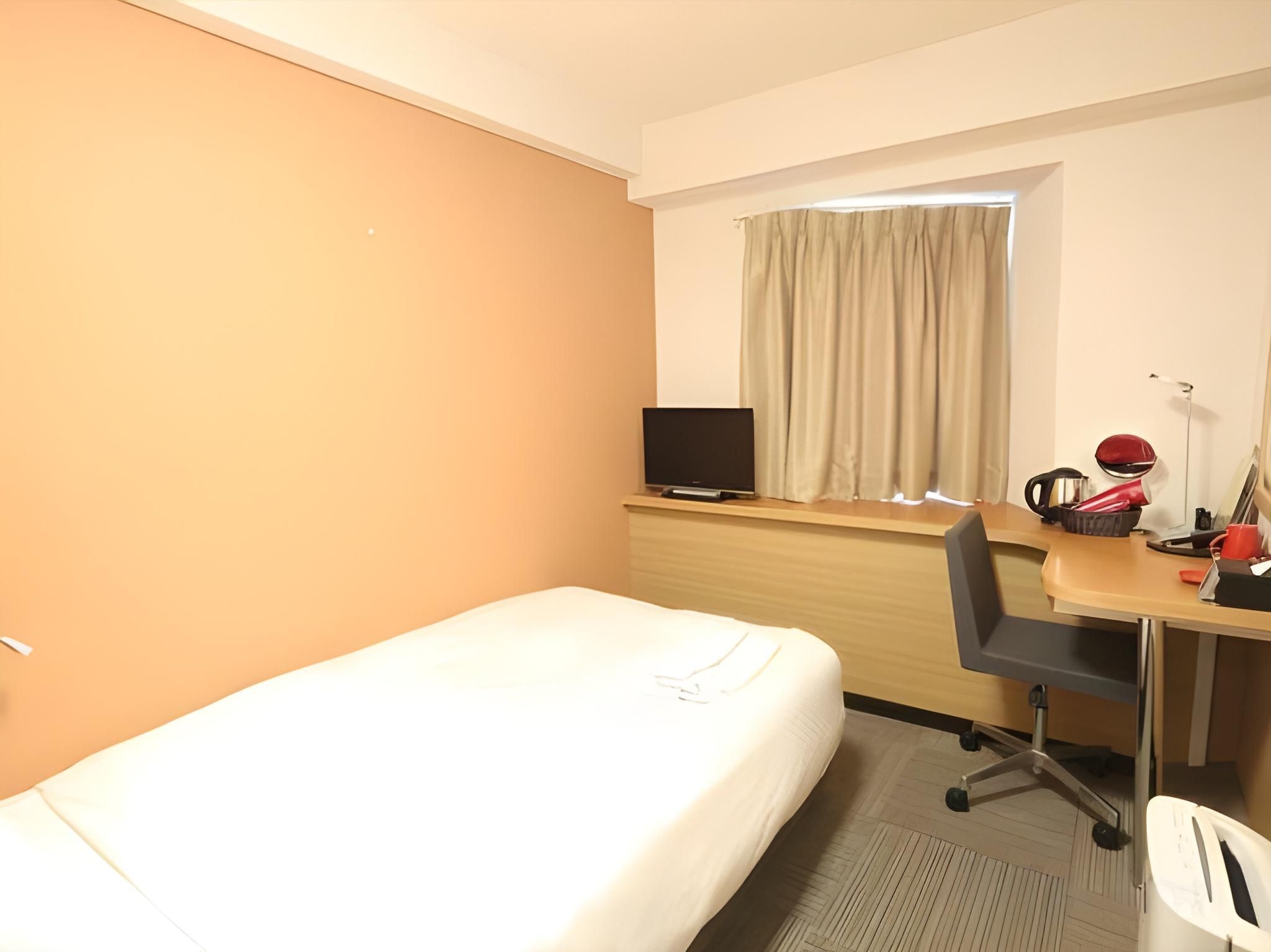 Semi Double Room - Non-Smoking