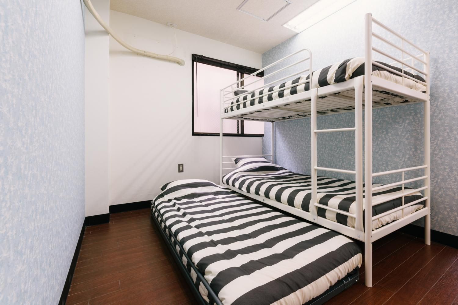 Economy Triple Room with Shared Bathroom