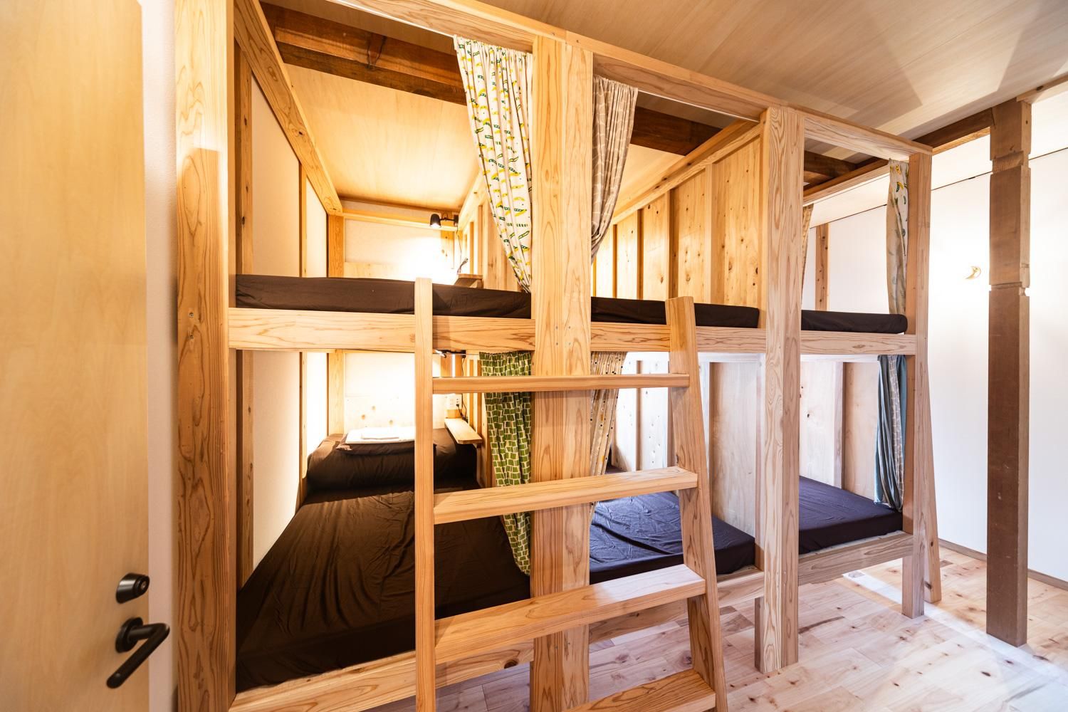Single Bed in Dormitory with Shared Bathroom