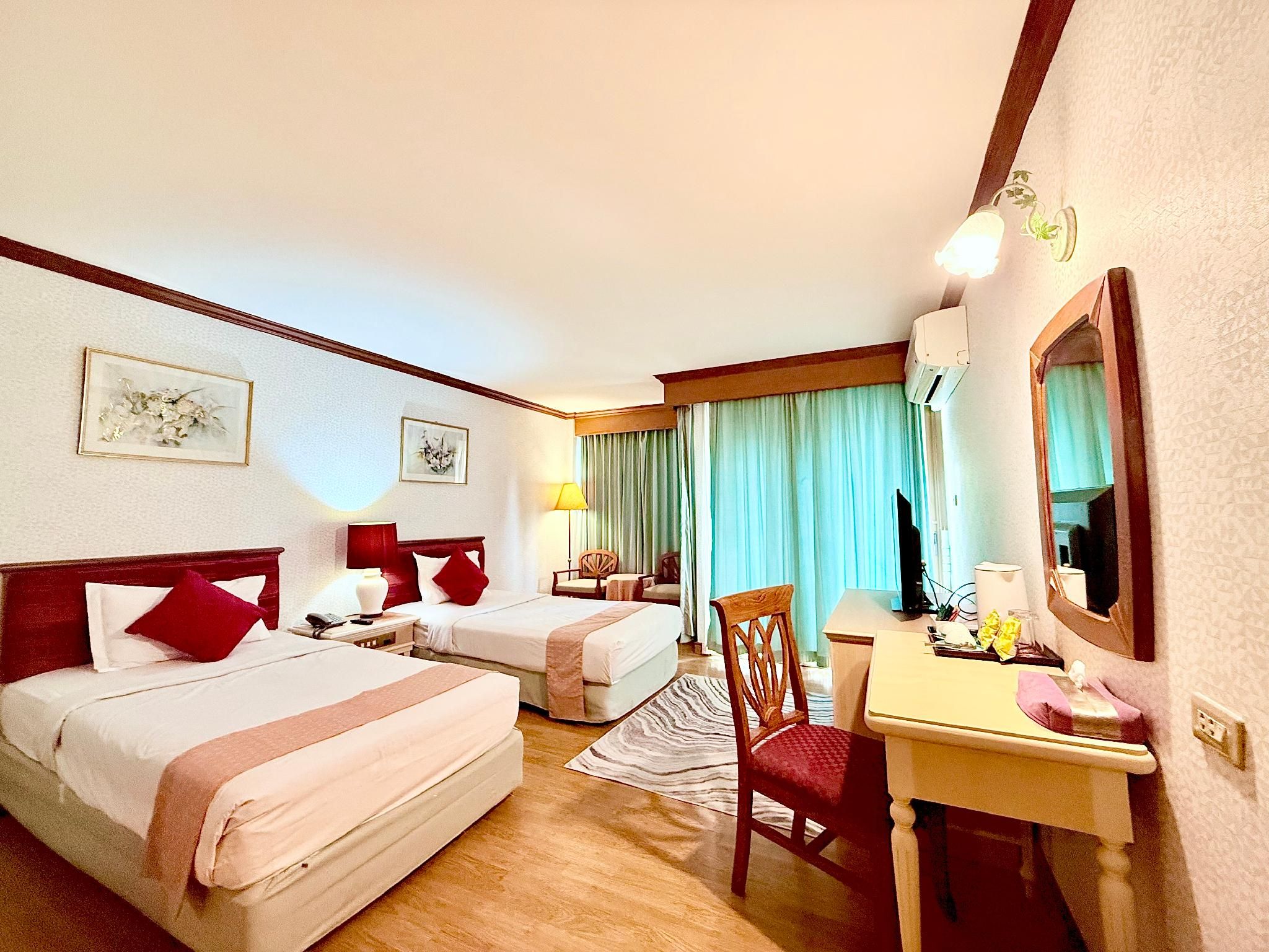 Superior Twin Room for 2 People - Non-Smoking