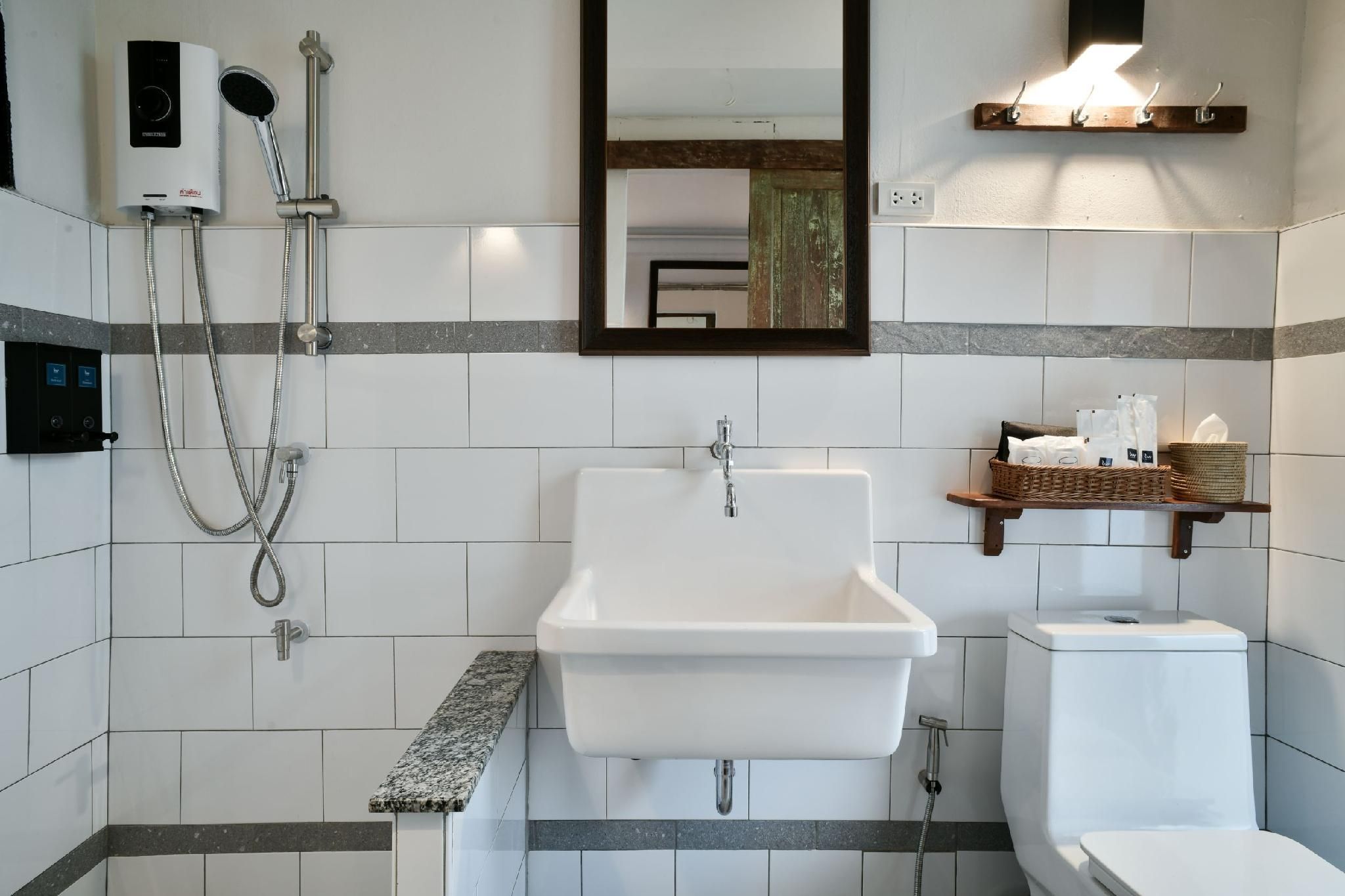 Velawarin Hotel Superior Double Room 3