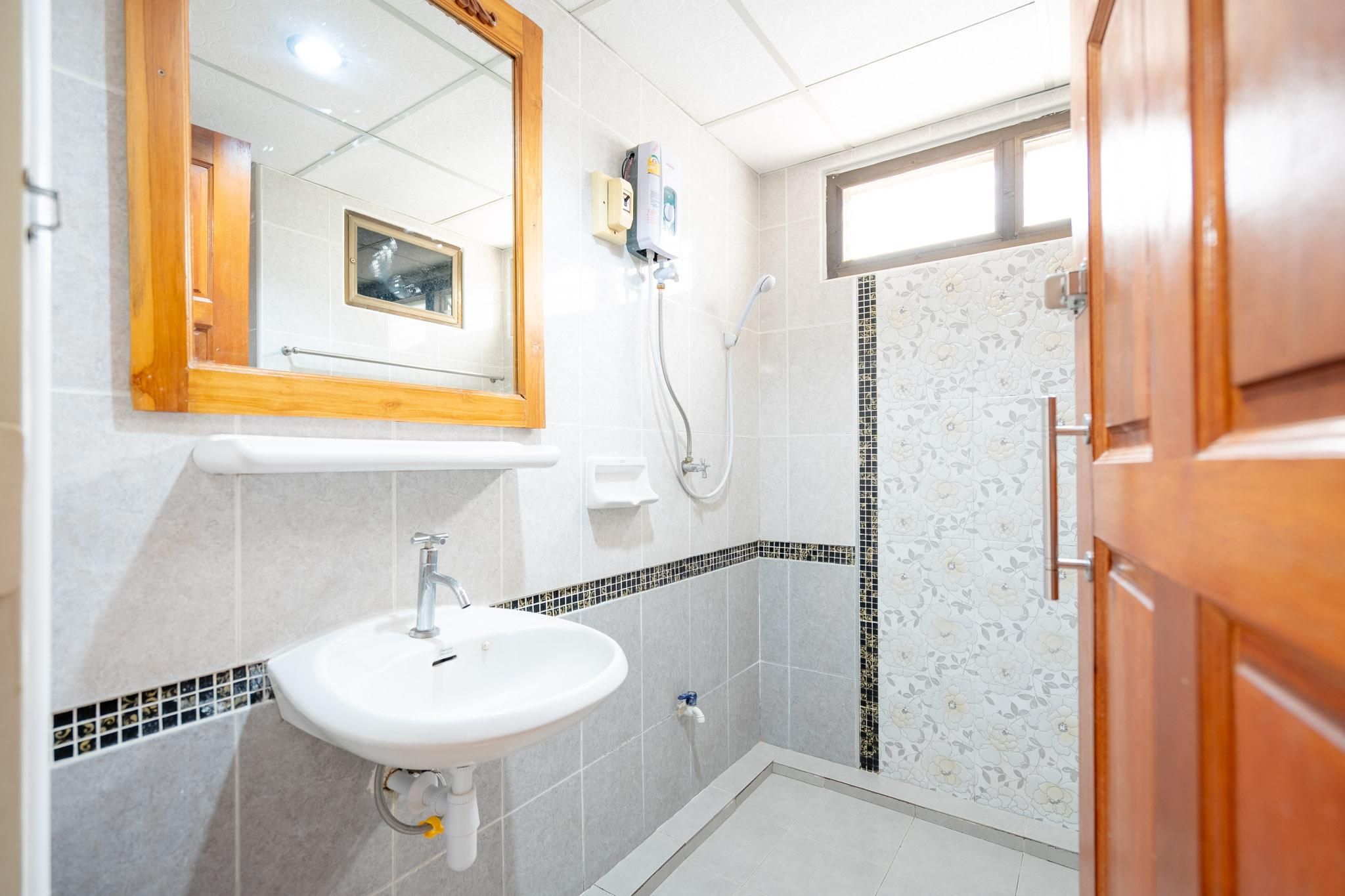 Chatsuree Mansion Standard Double 3