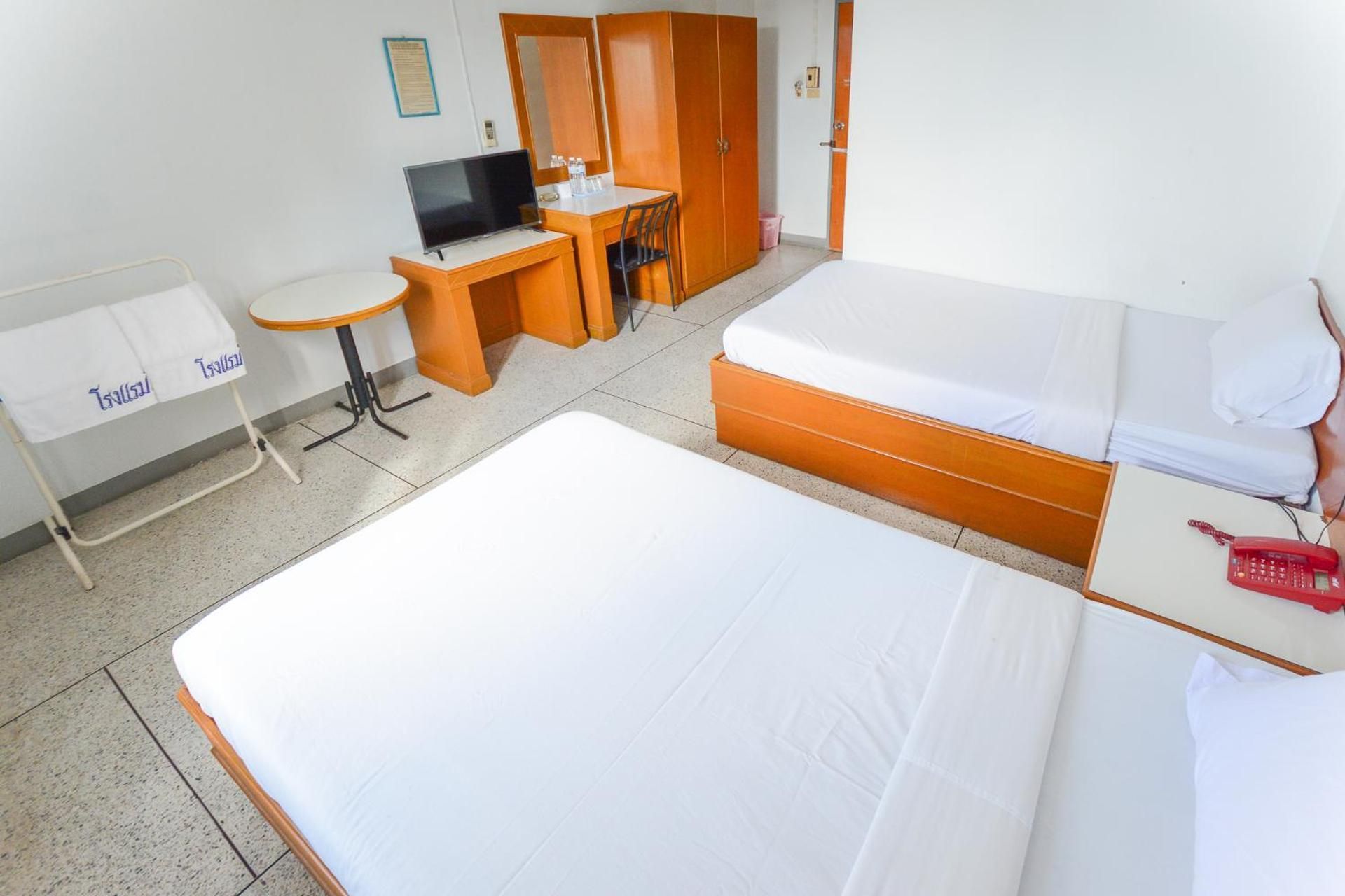 Standard Twin Room