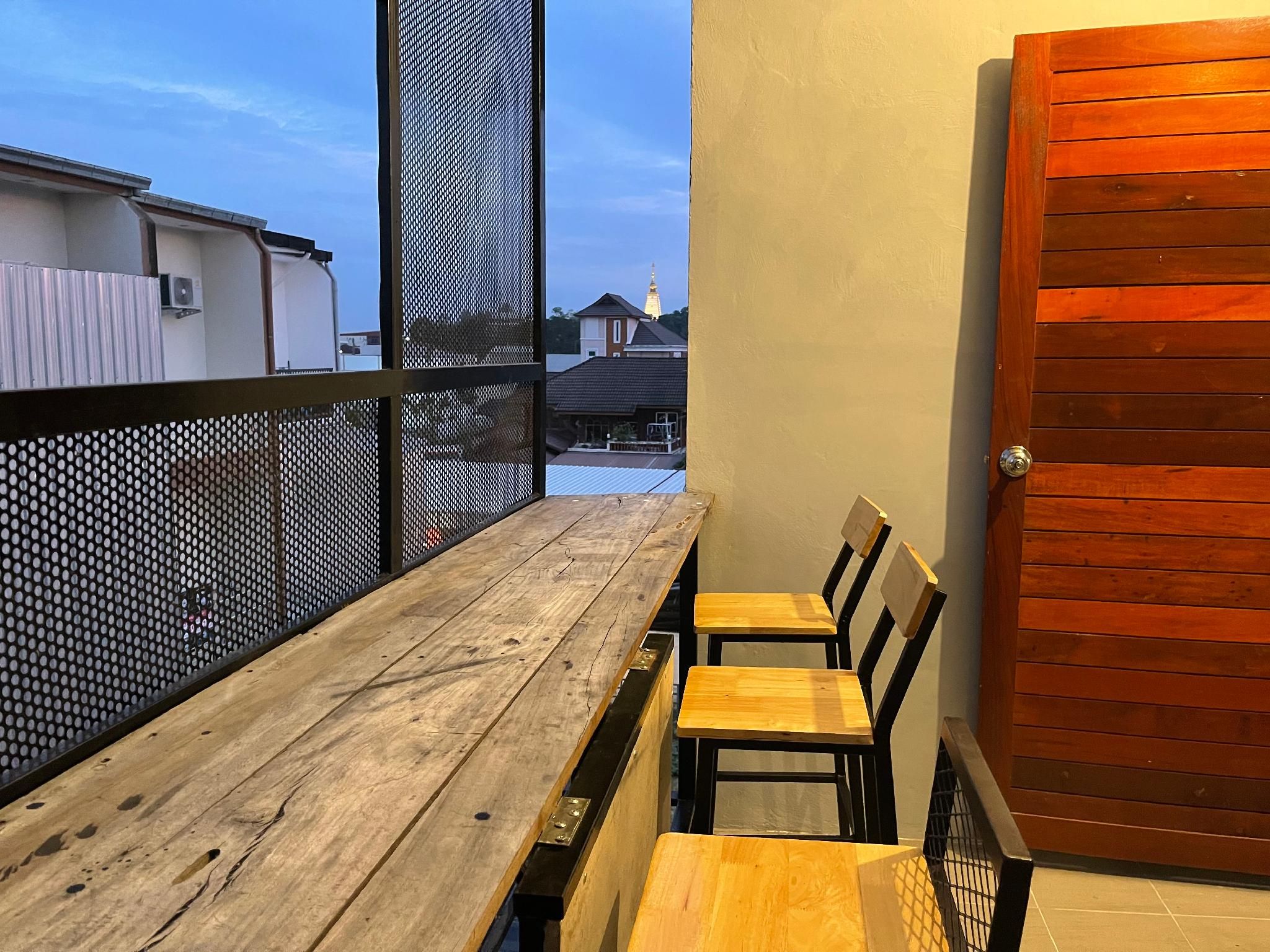 Single Room with Shared Bathroom