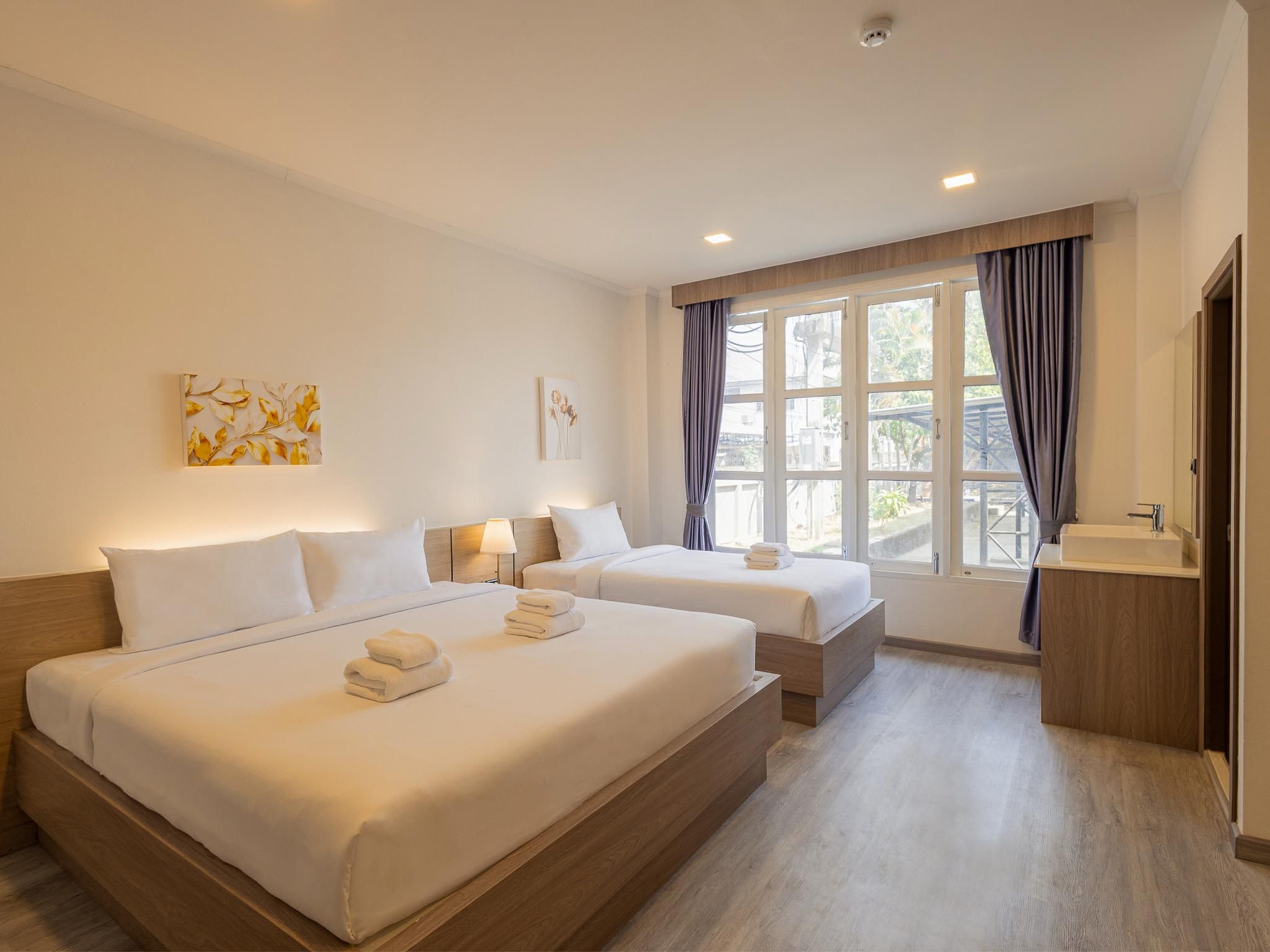 B2 Ubon Boutique & Budget Hotel  Deluxe Triple Room