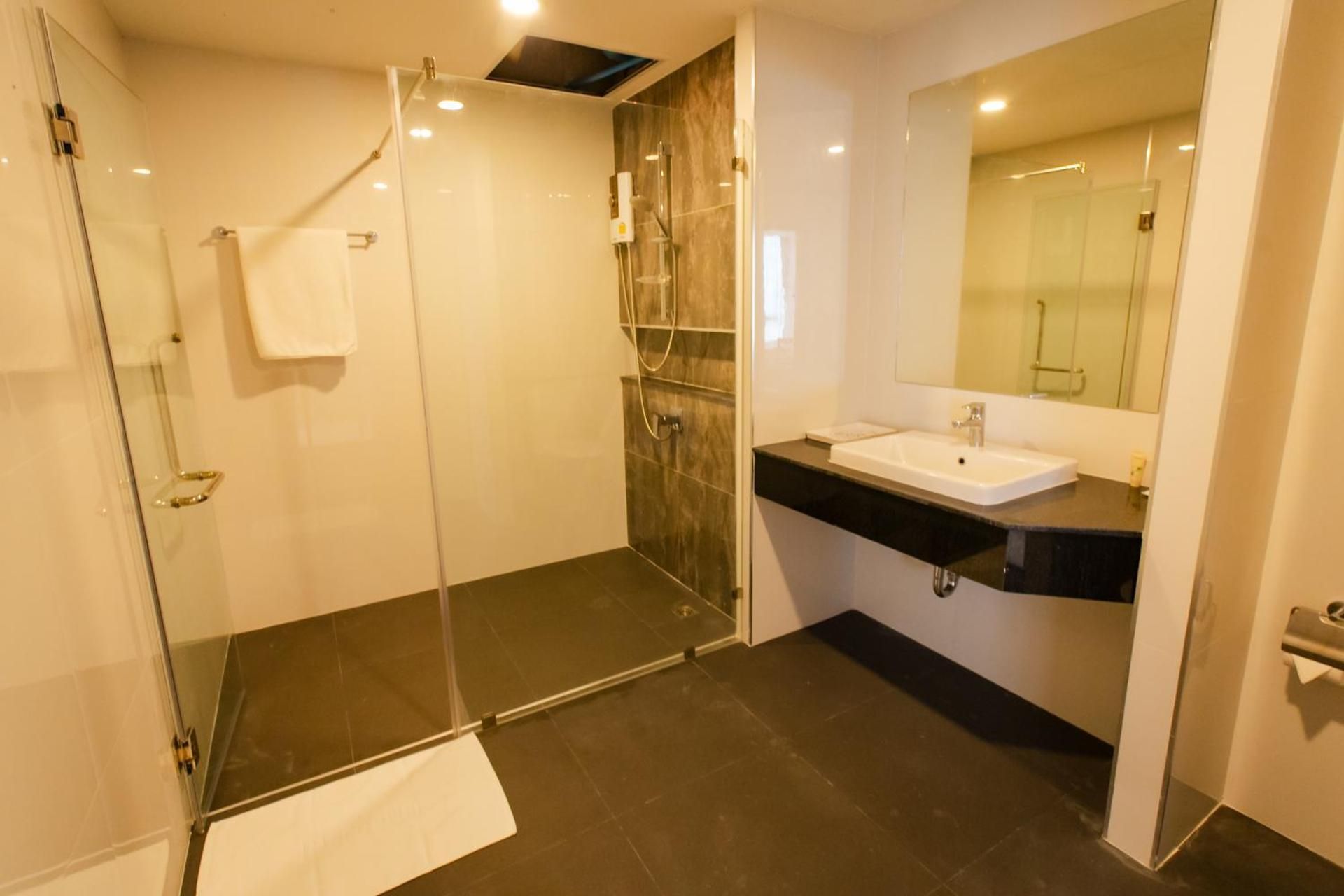 Kanthiya Garden Hotel Deluxe Suite 3