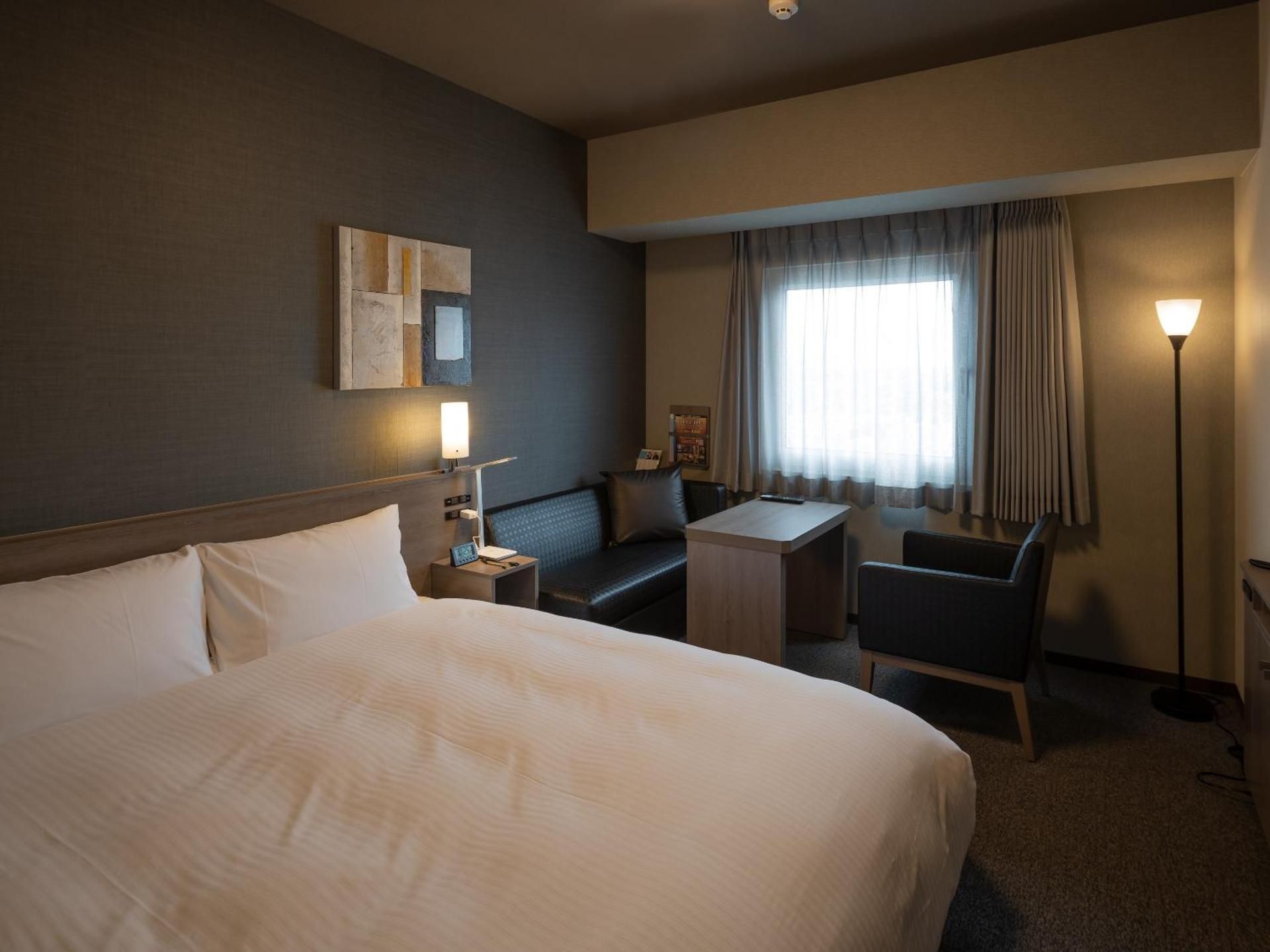 Semi Double Room - Non-Smoking