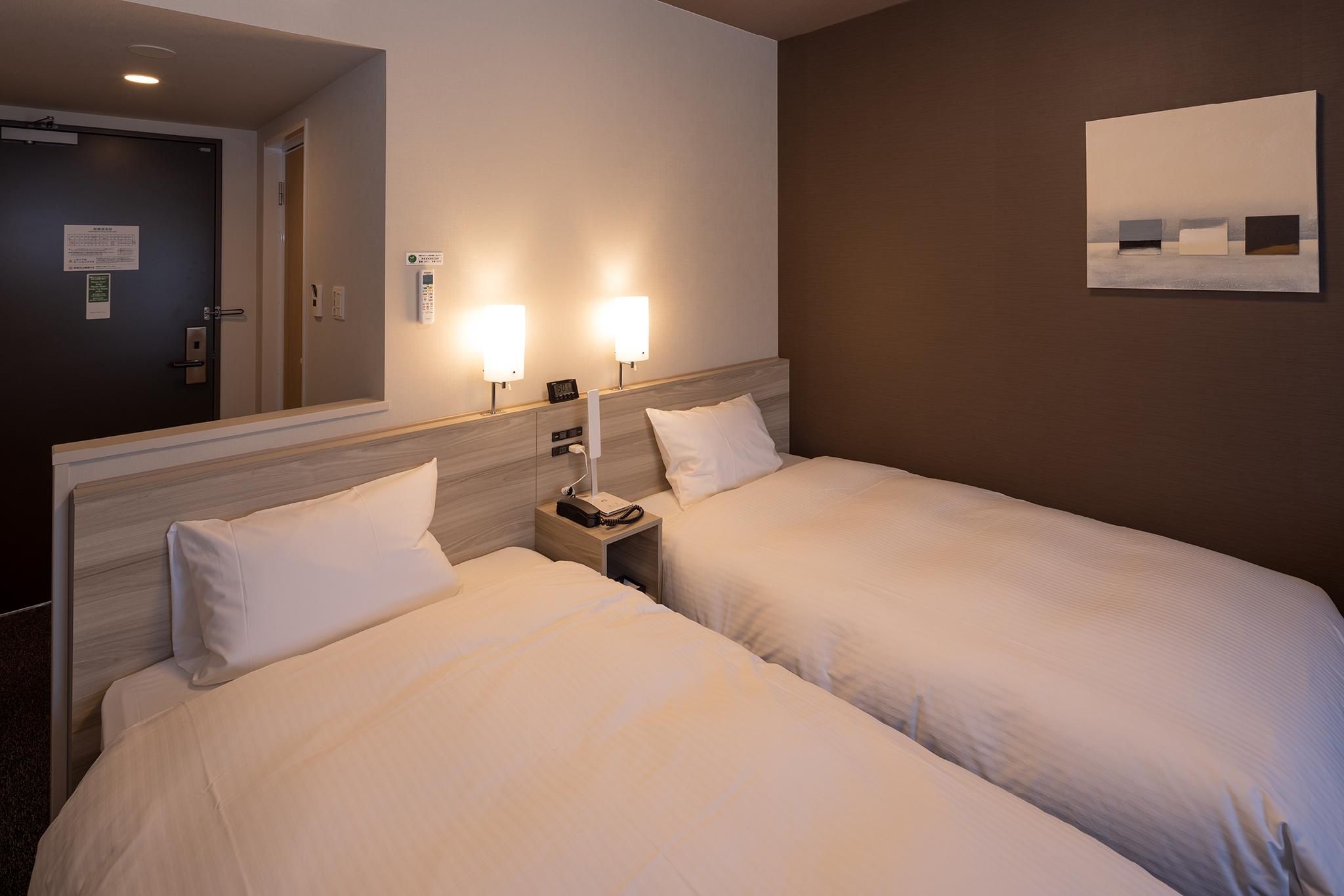 Twin Room - Electronic Cigarette Only