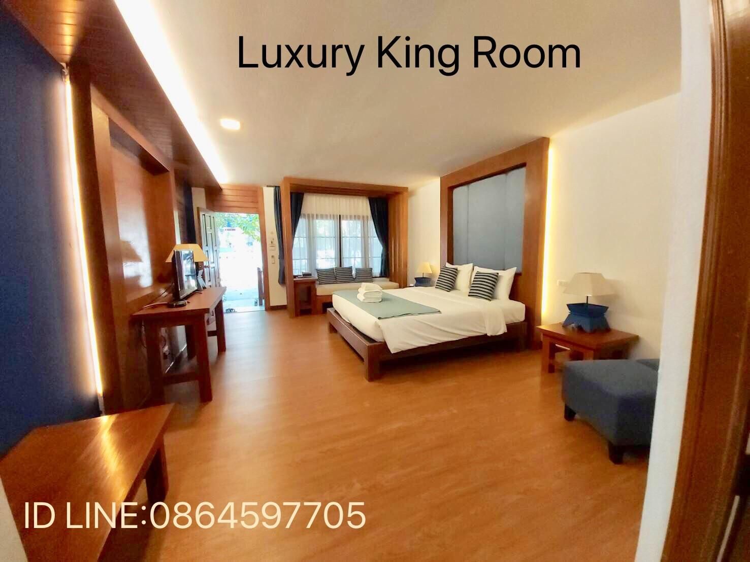 Luxury King Room - Non-Smoking