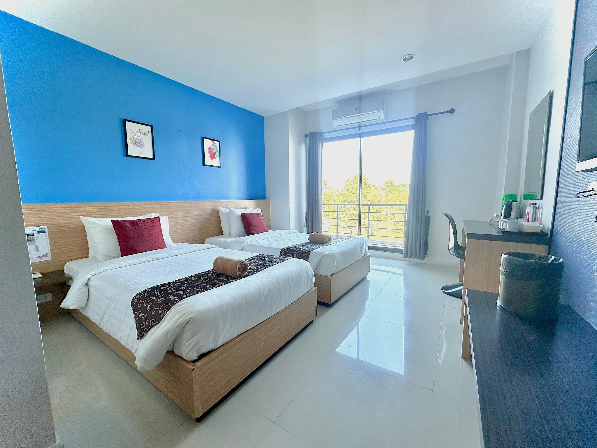 Deluxe Twin Room Type A