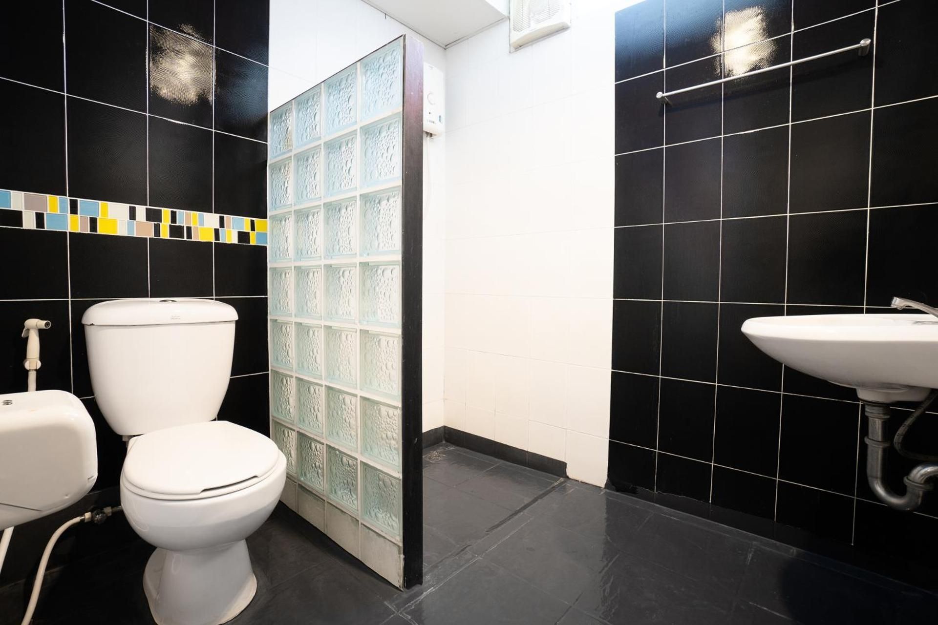 Triple Room with 3 Single Beds