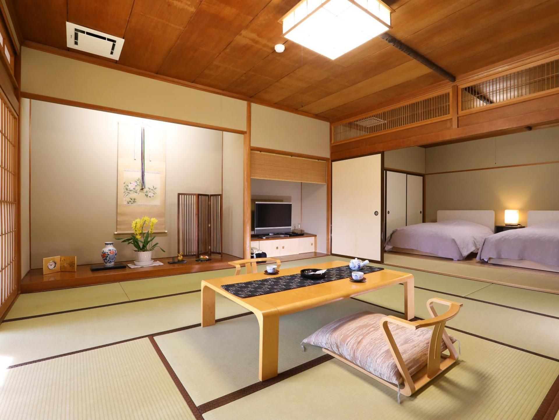 Deluxe Suite with Spa Bath