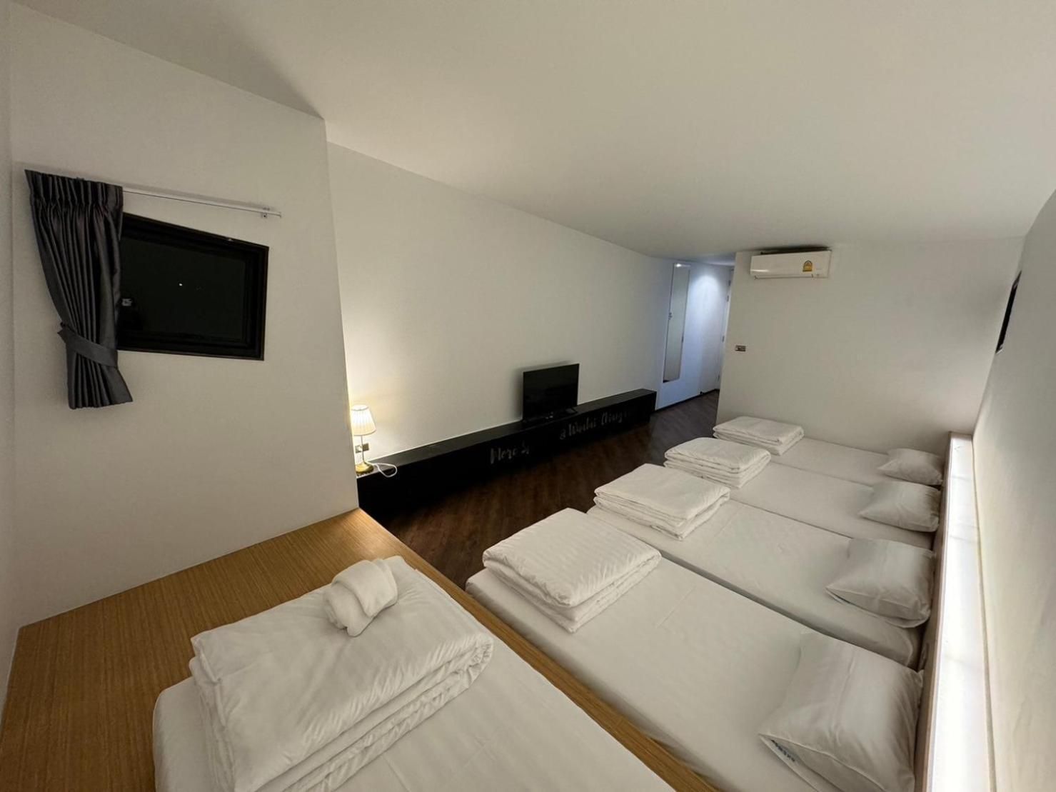 5 Bed - AC Room