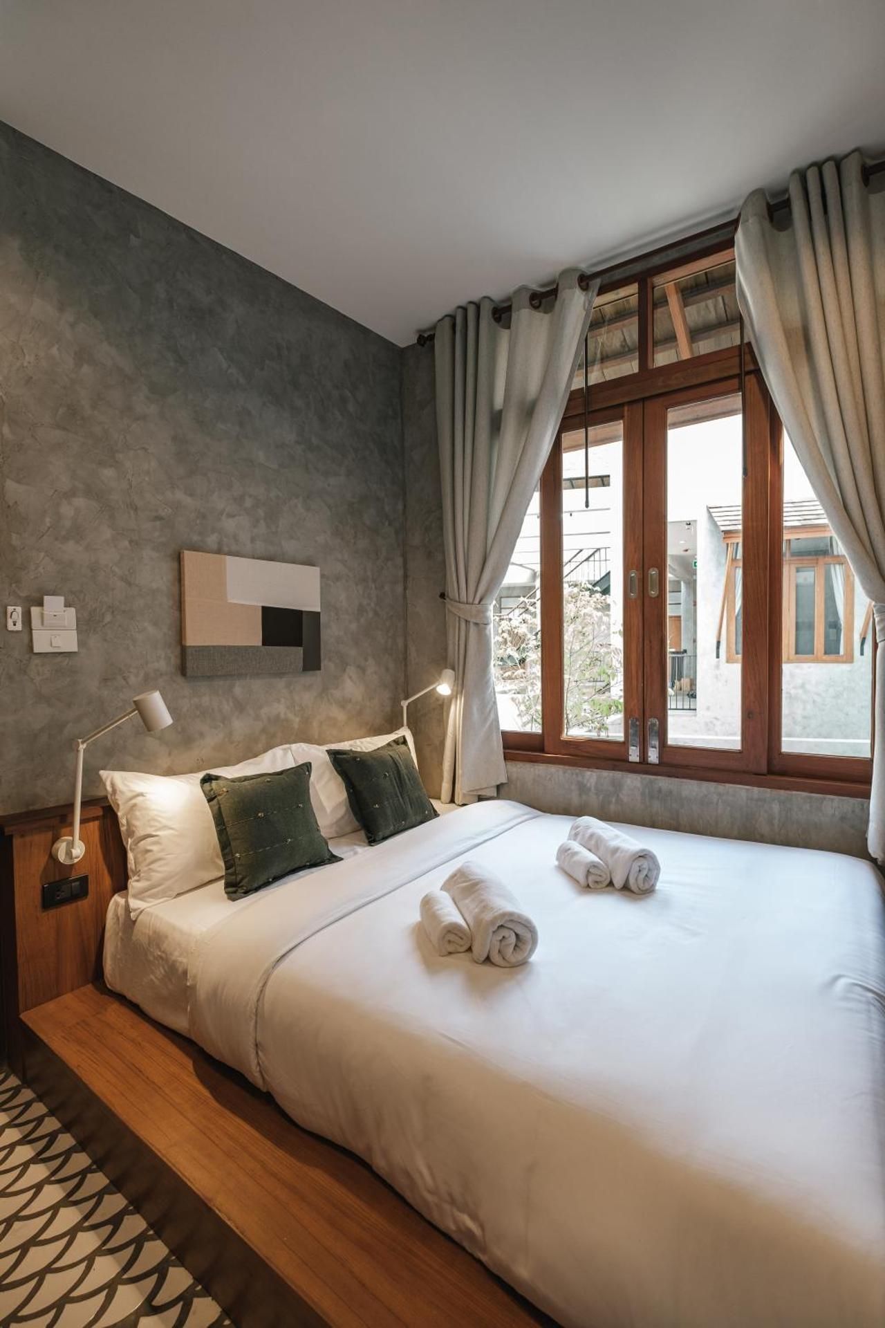 Queen Room with Pool View