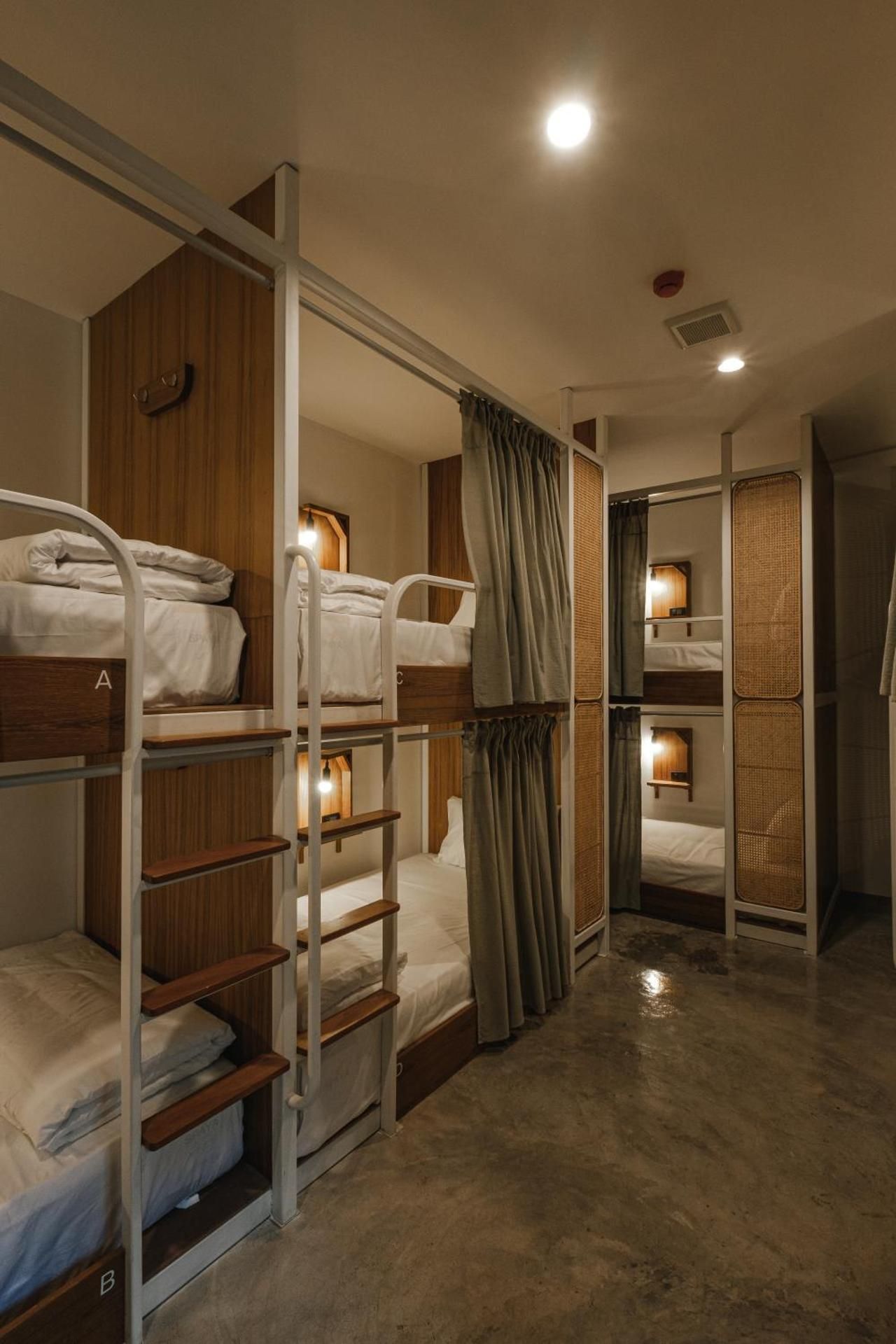 Bed in 10-Bed Mixed Dormitory Room