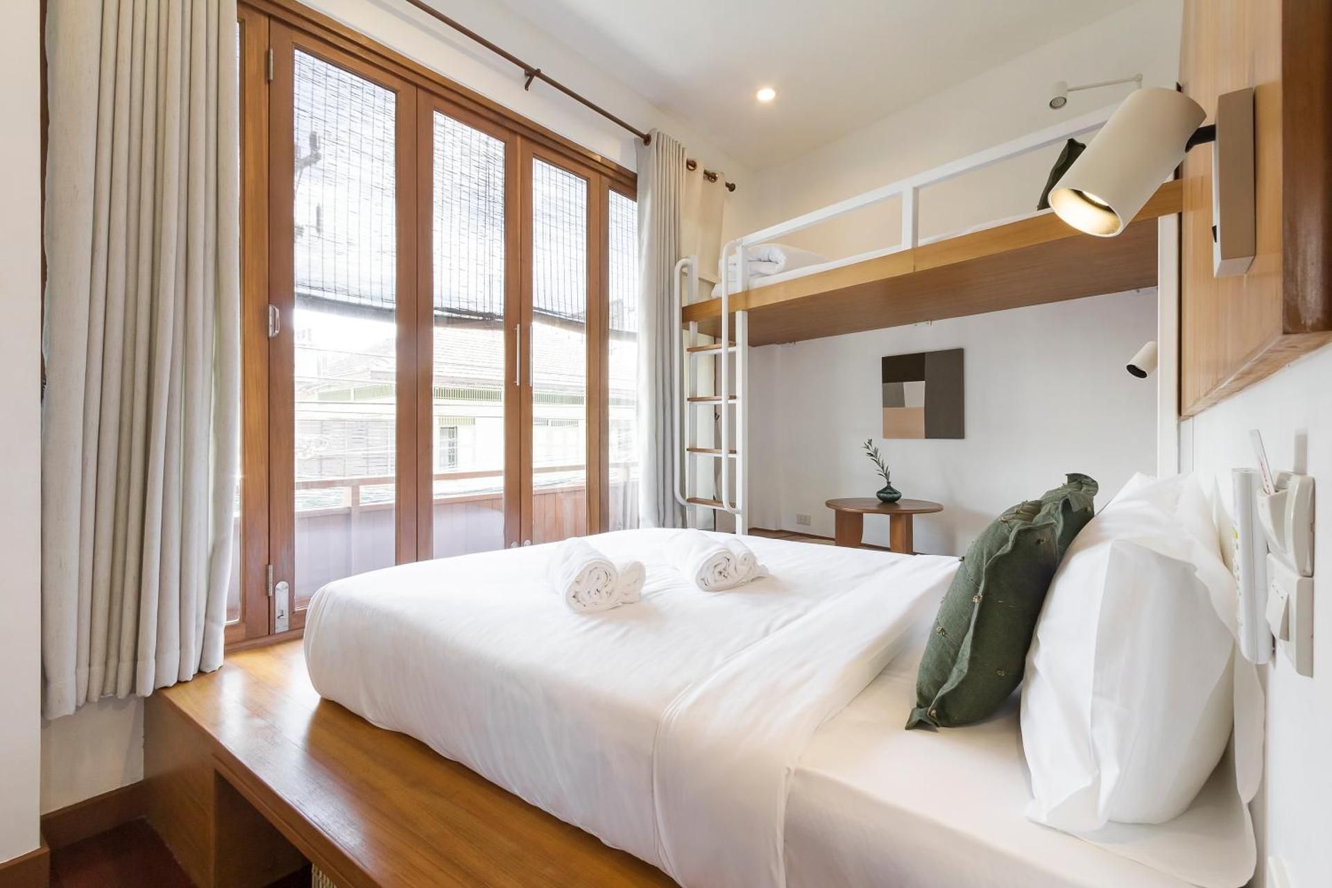 Triple Room with City View