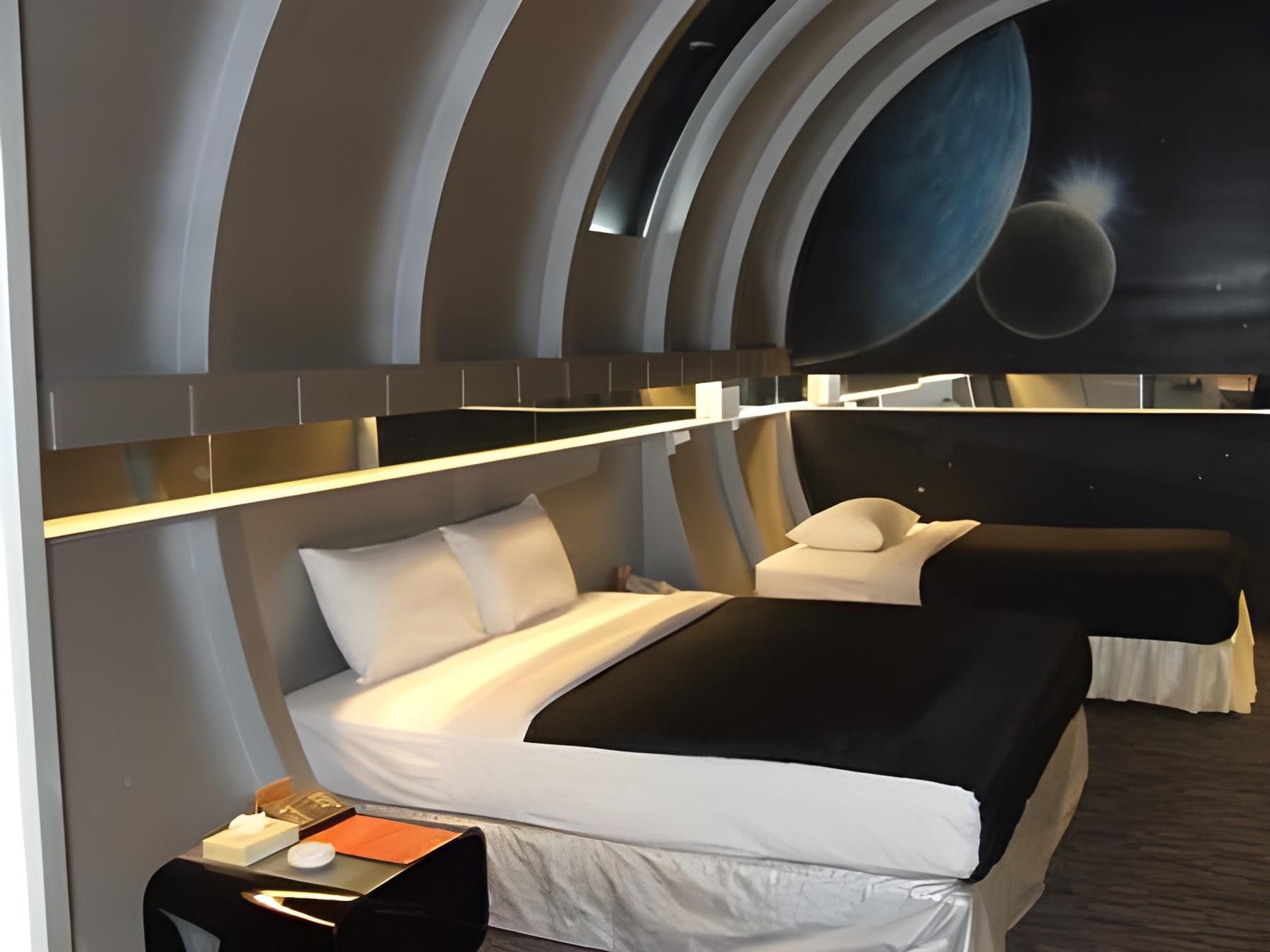 The Adventure Hotel Fantasy Deluxe 3