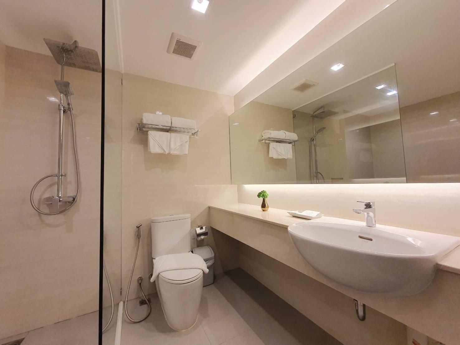 Grand Suite with Pool View