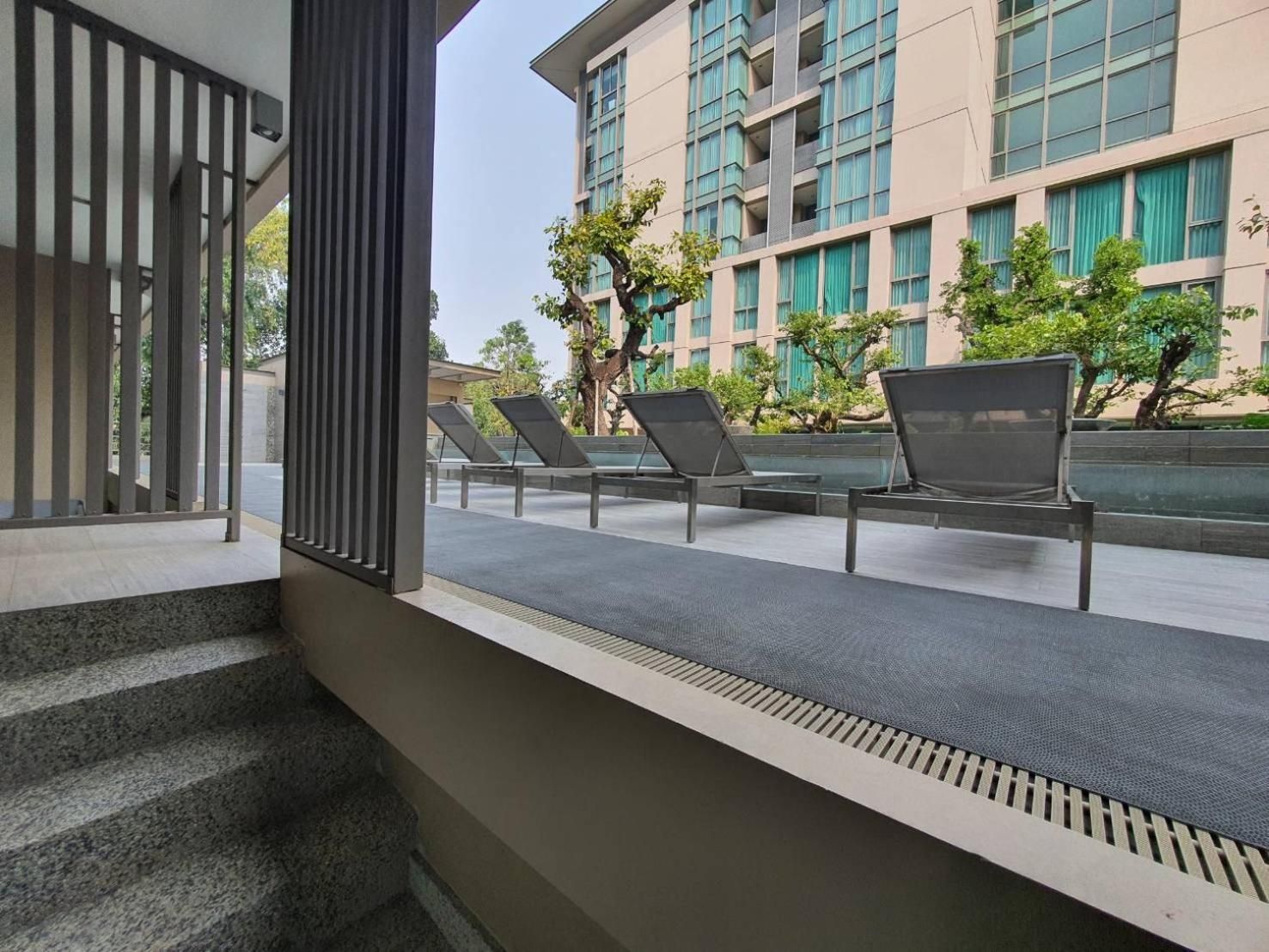 Deluxe Pool Access Room