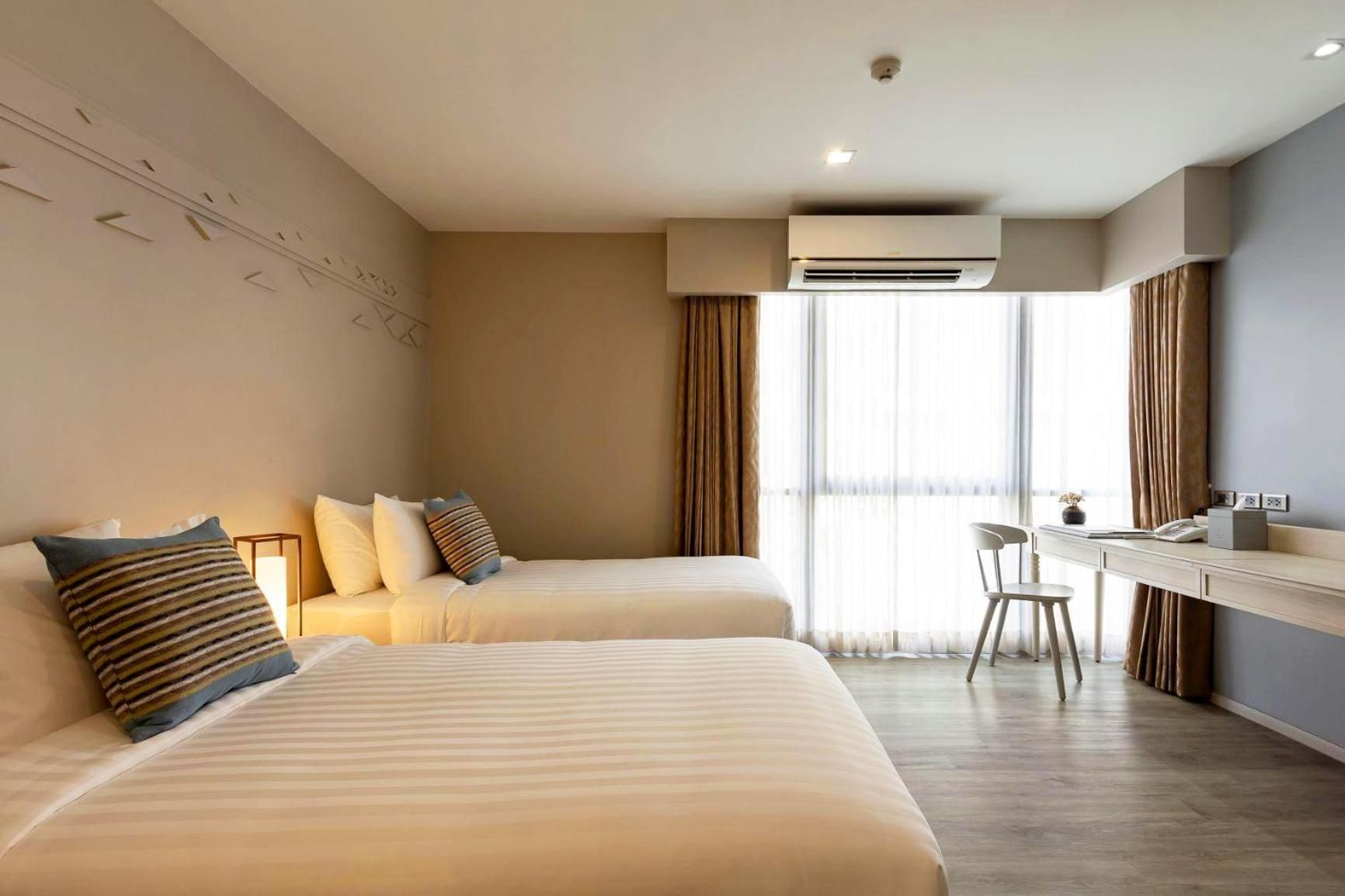 Deluxe Pool View Twin room