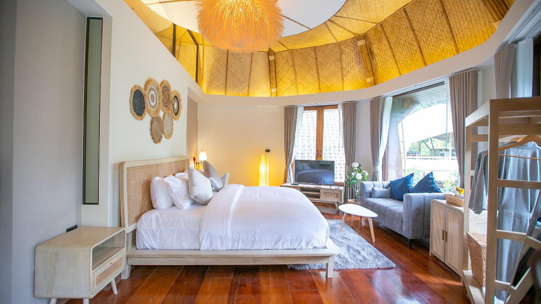 Superior - 1 King Bed