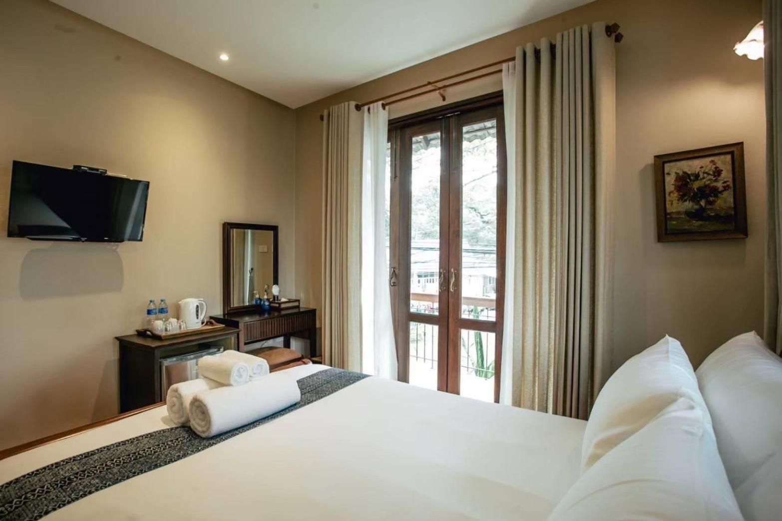 Queen Room with Balcony