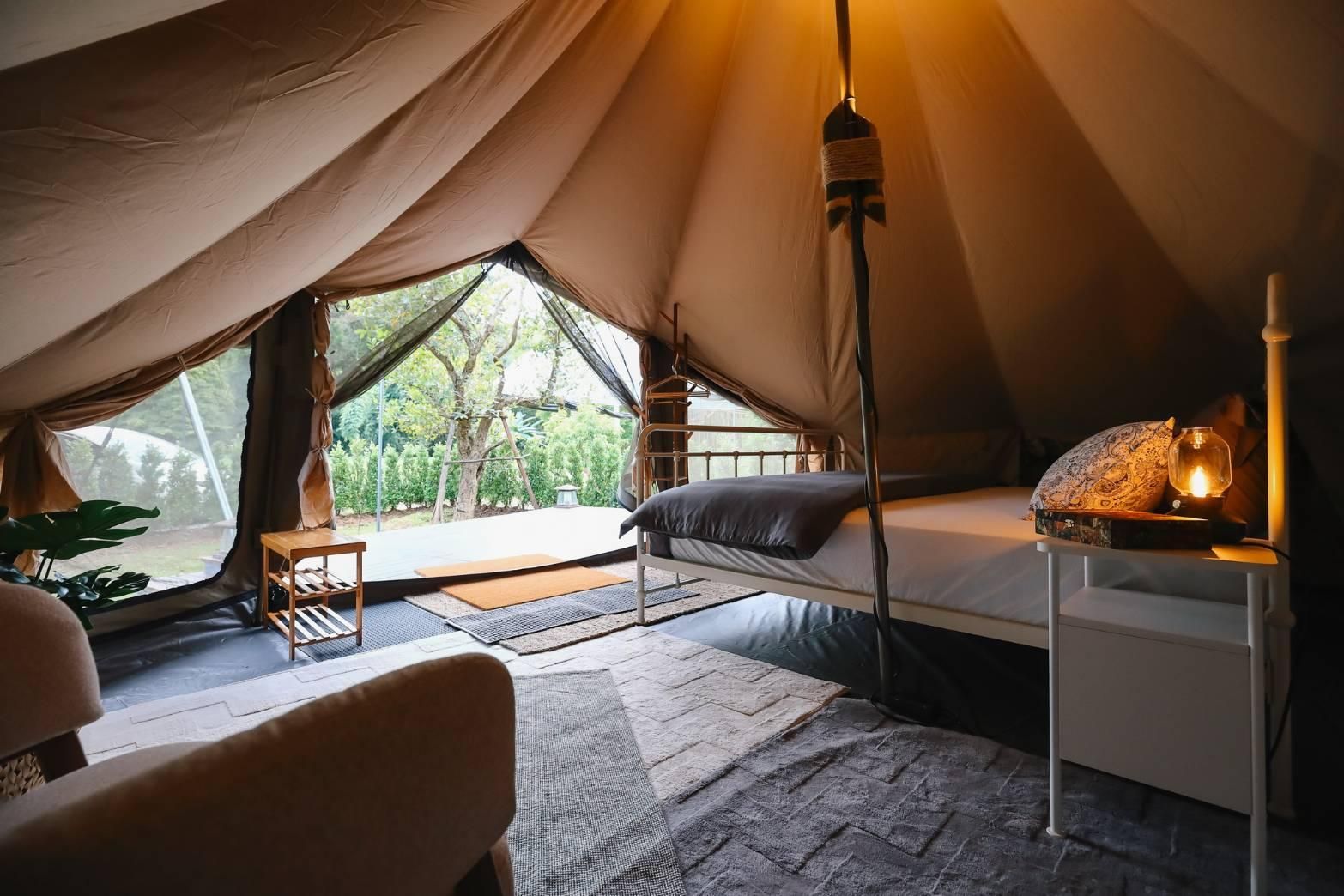 Mae On Craft & Camp Vintage Cabin 2