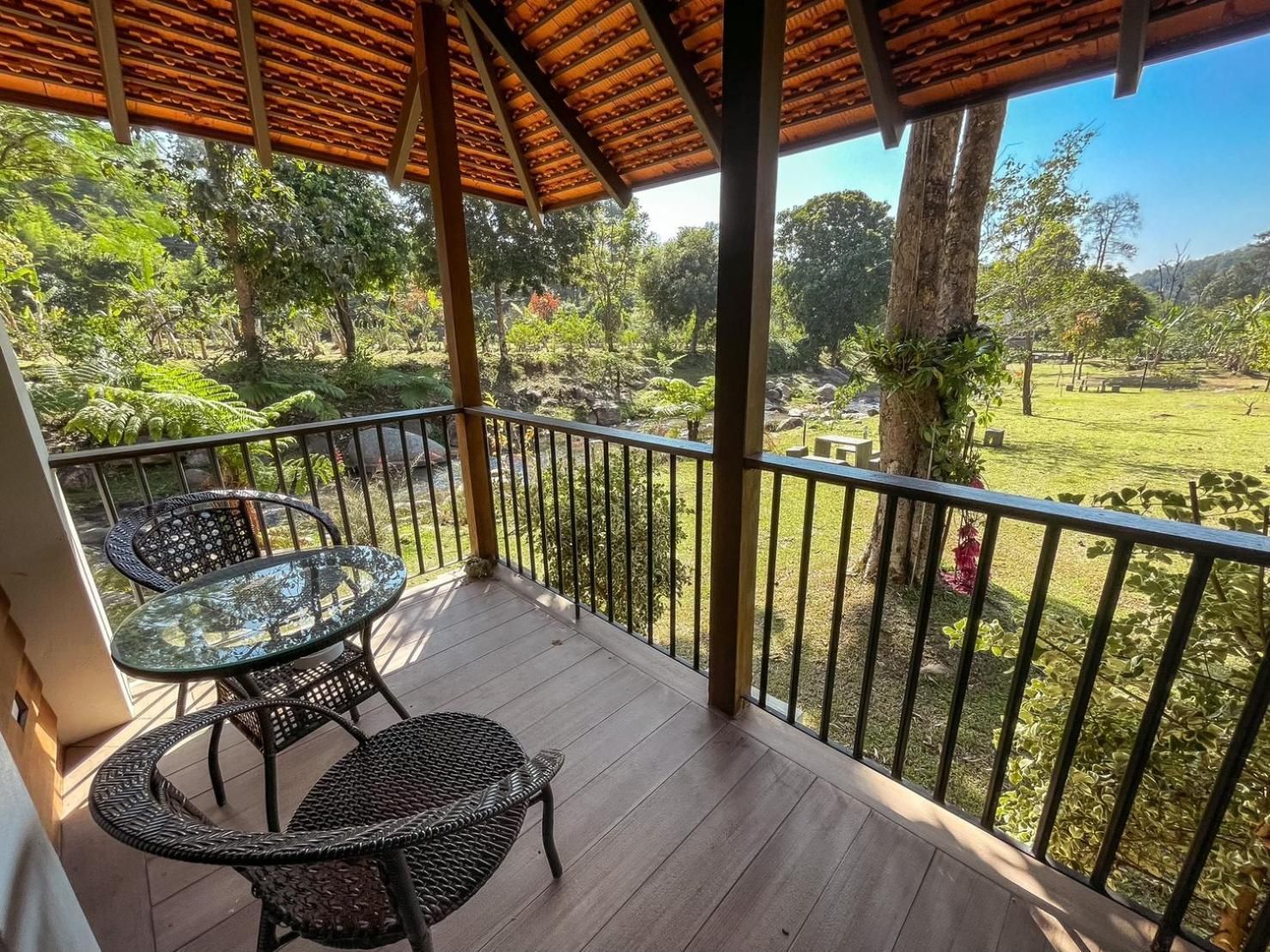 King Room with Lake View