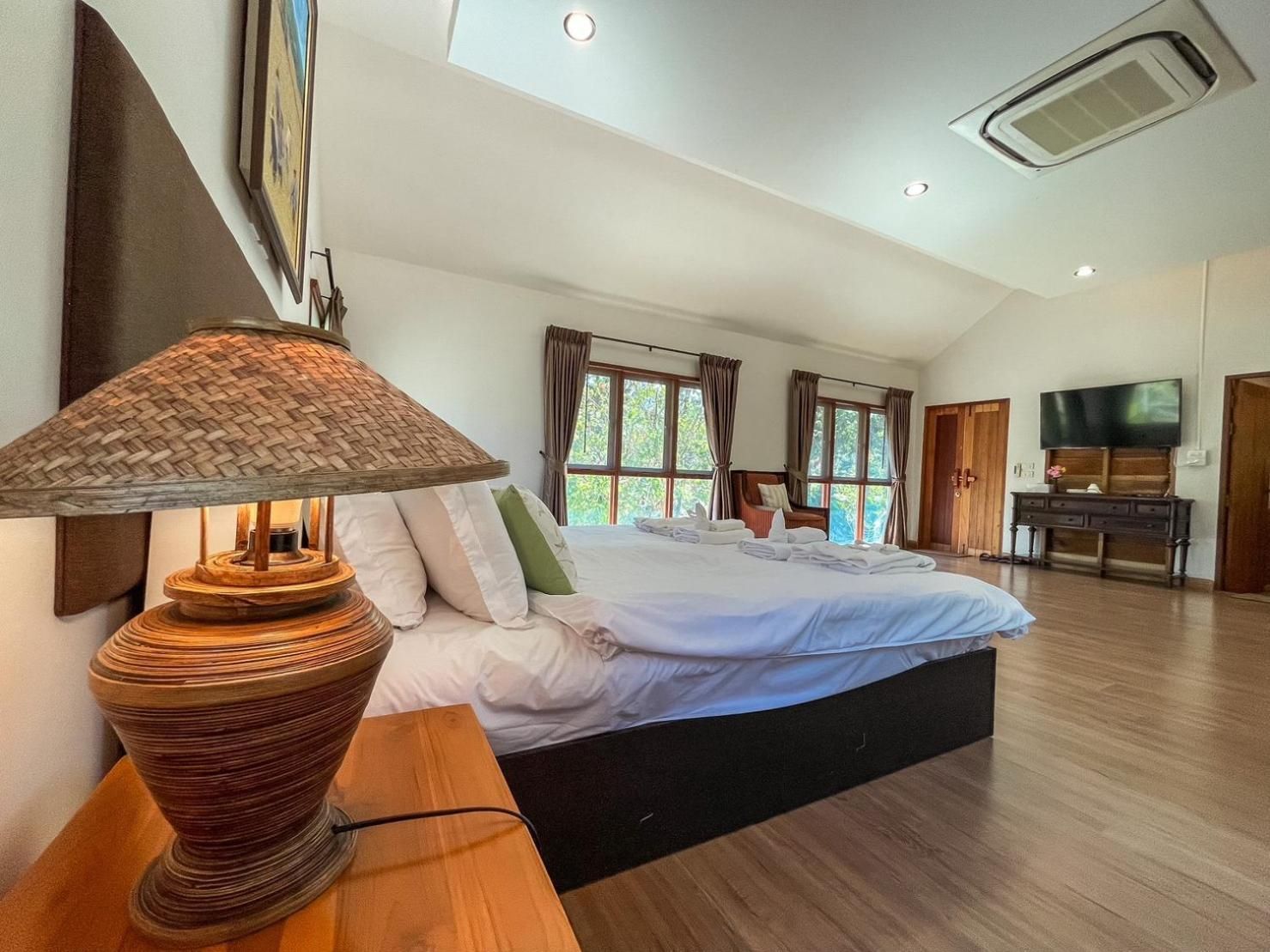 Deluxe King Suite