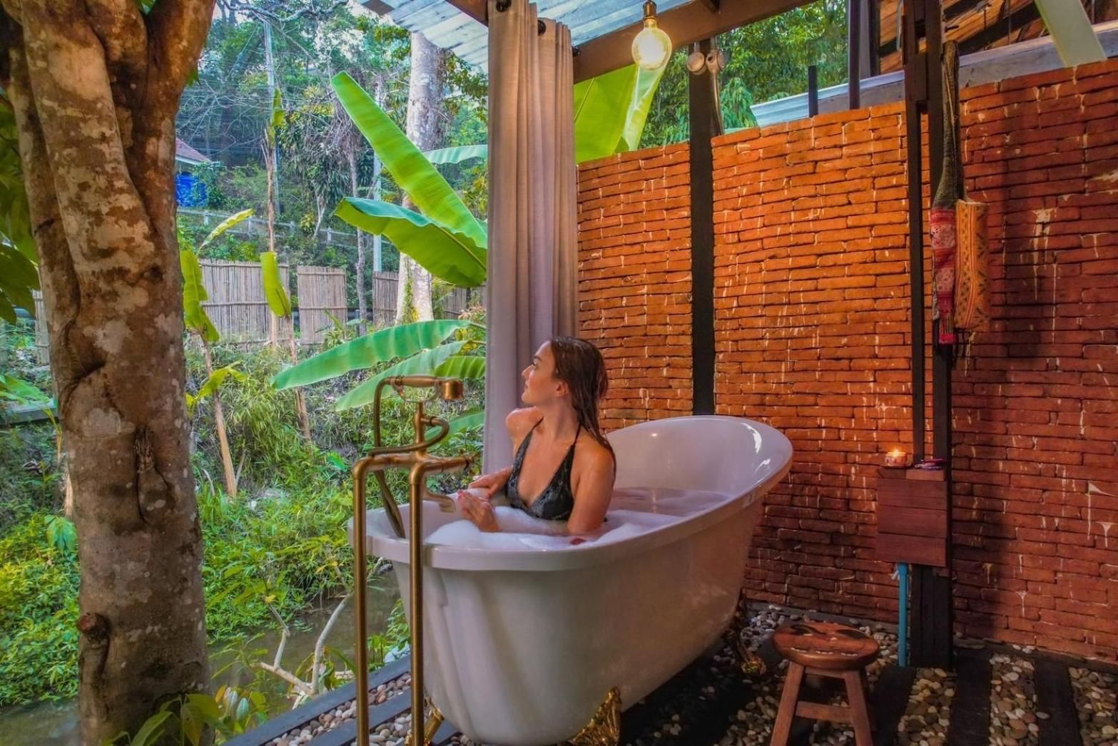 Deluxe Cottage with Balcony