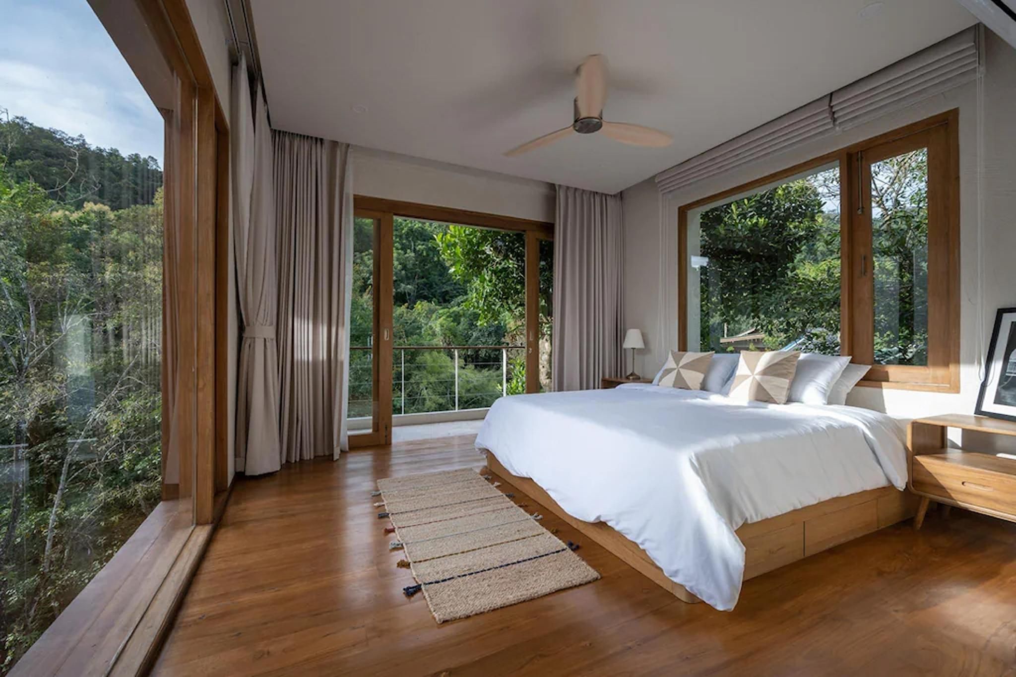 Deluxe River View King Room
