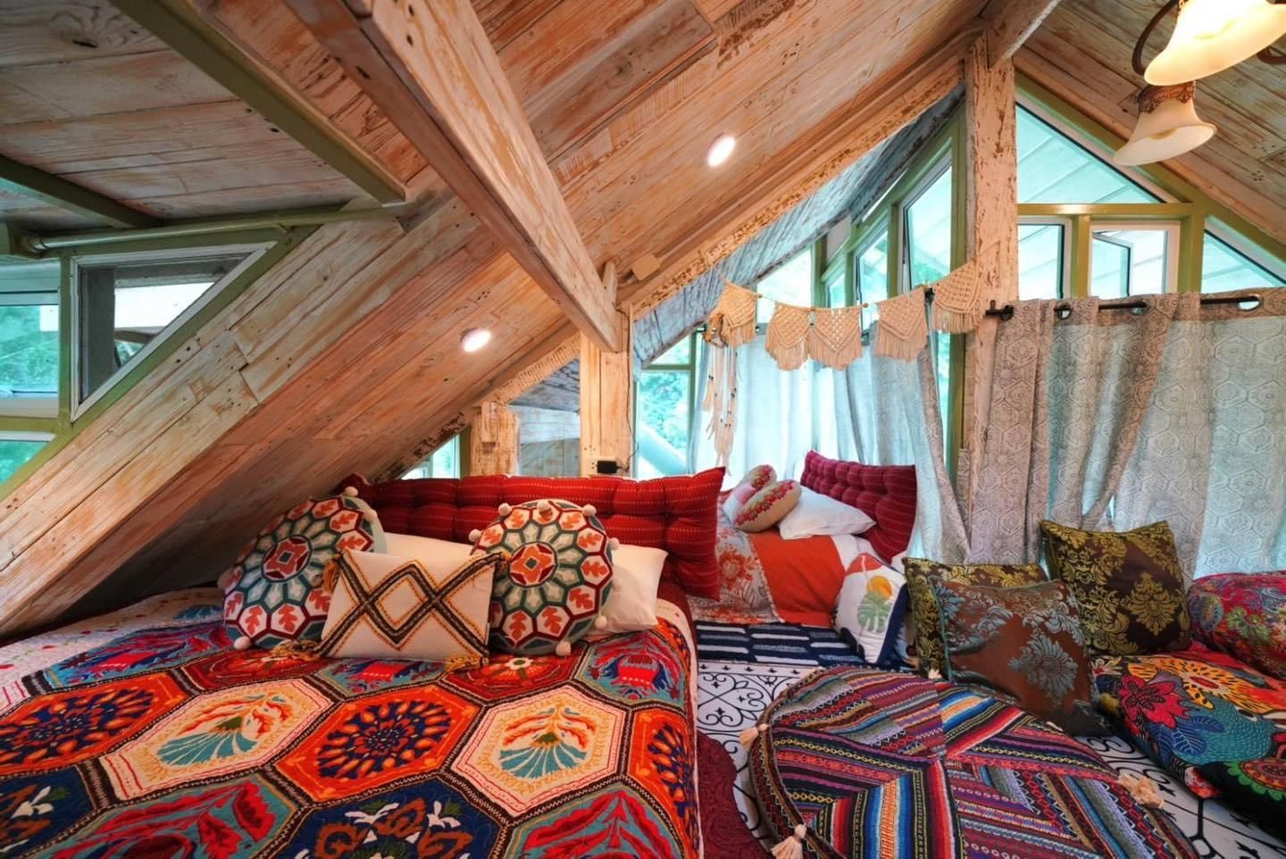 Attic Deluxe Room
