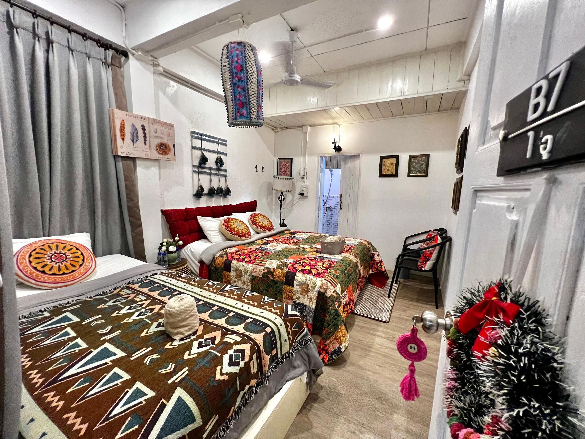 3 PCs Room