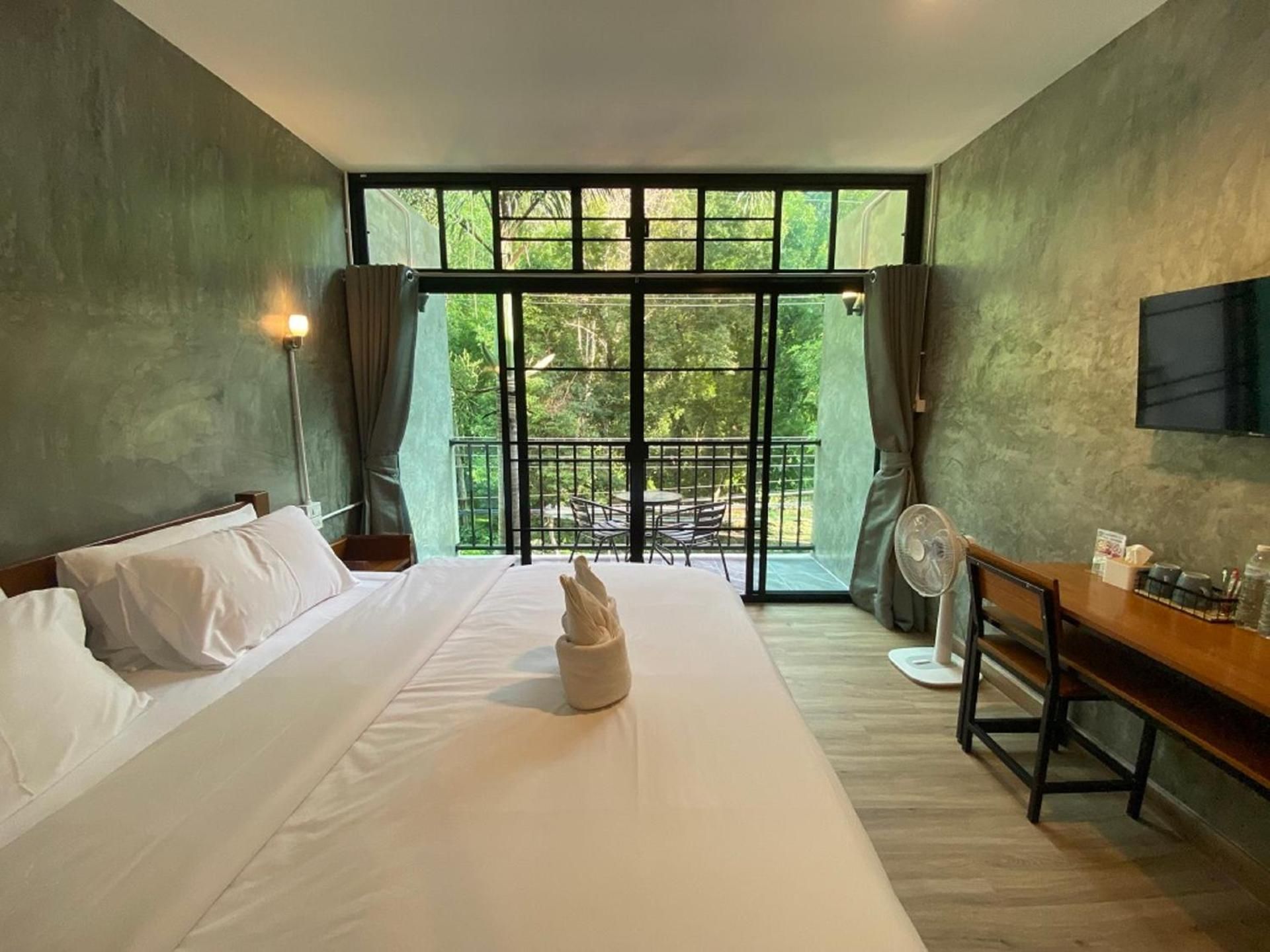 Double Room with Mountain View