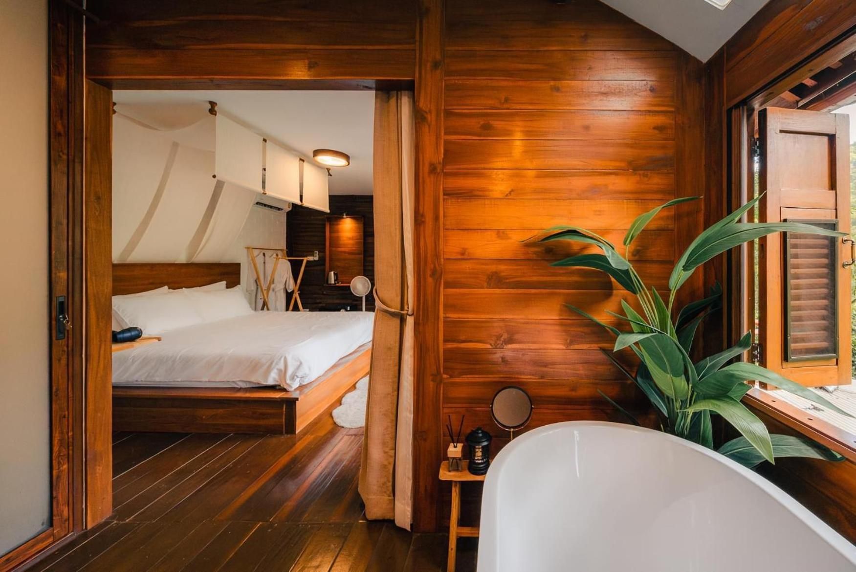 Suite with Spa Bath