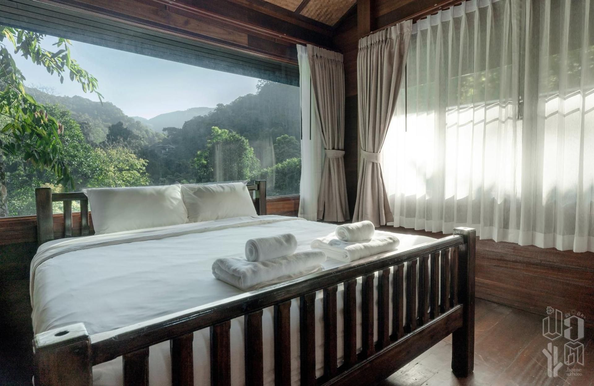 Family Room with Mountain View