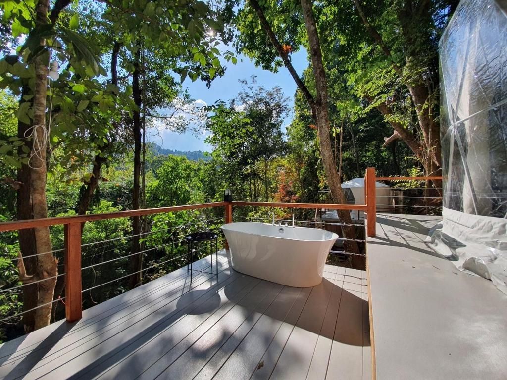 Quadruple Room with Bathtub